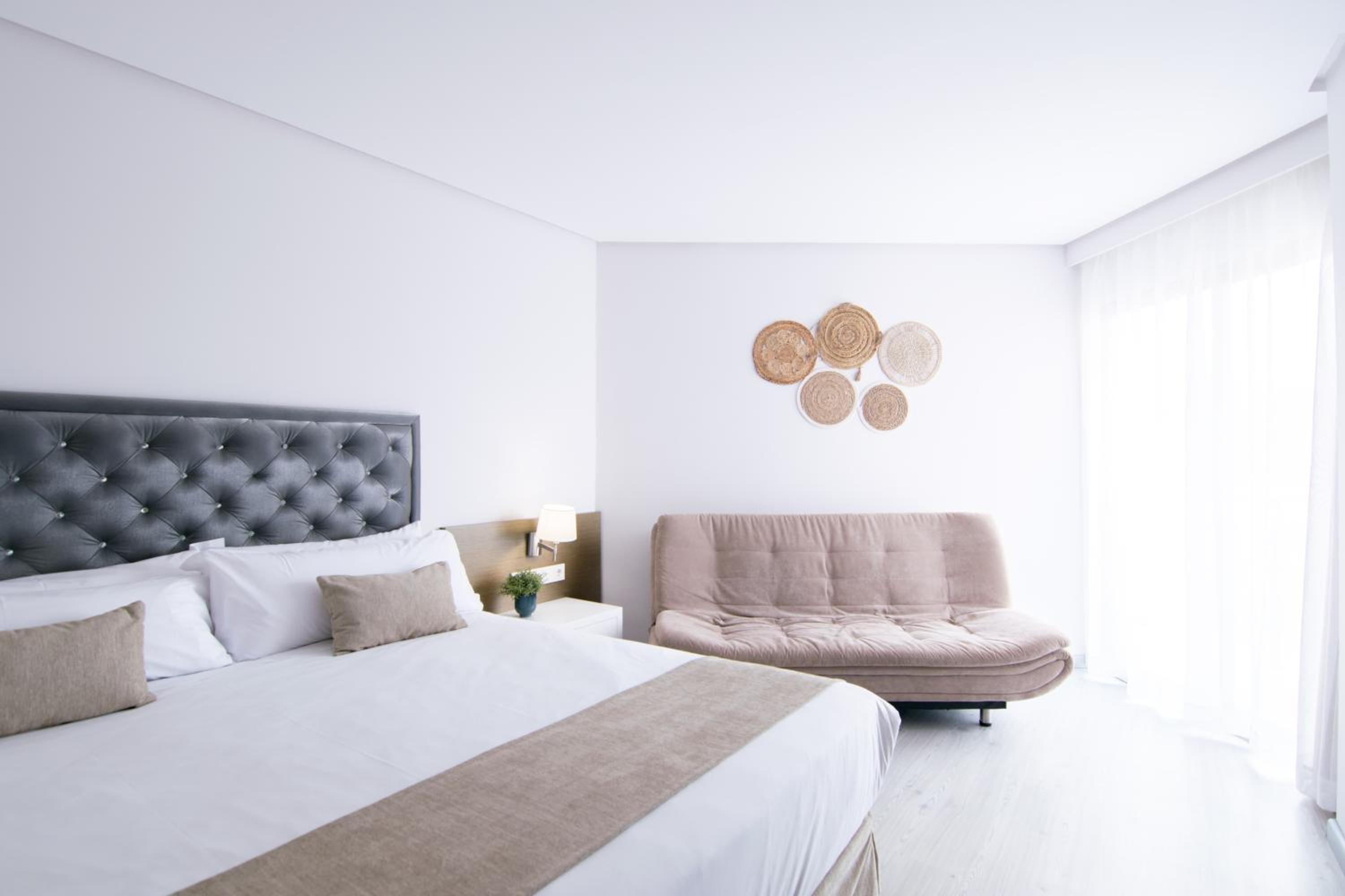Junior Suite (2 Adults) - Photo 8