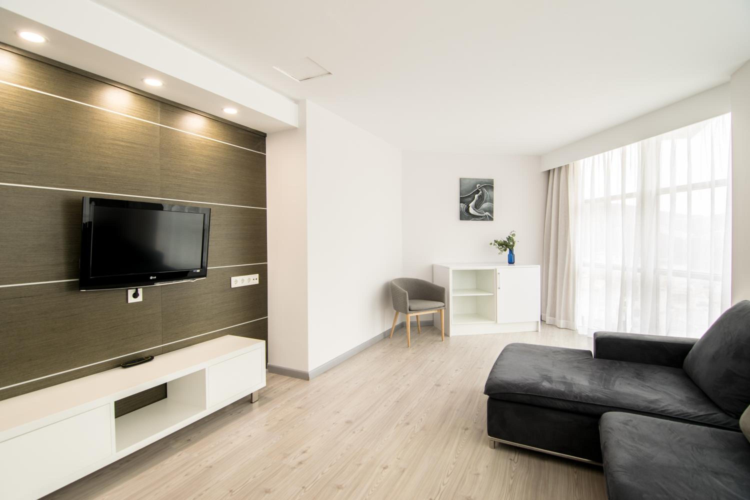 Junior Suite (2 Adults) - Photo 4