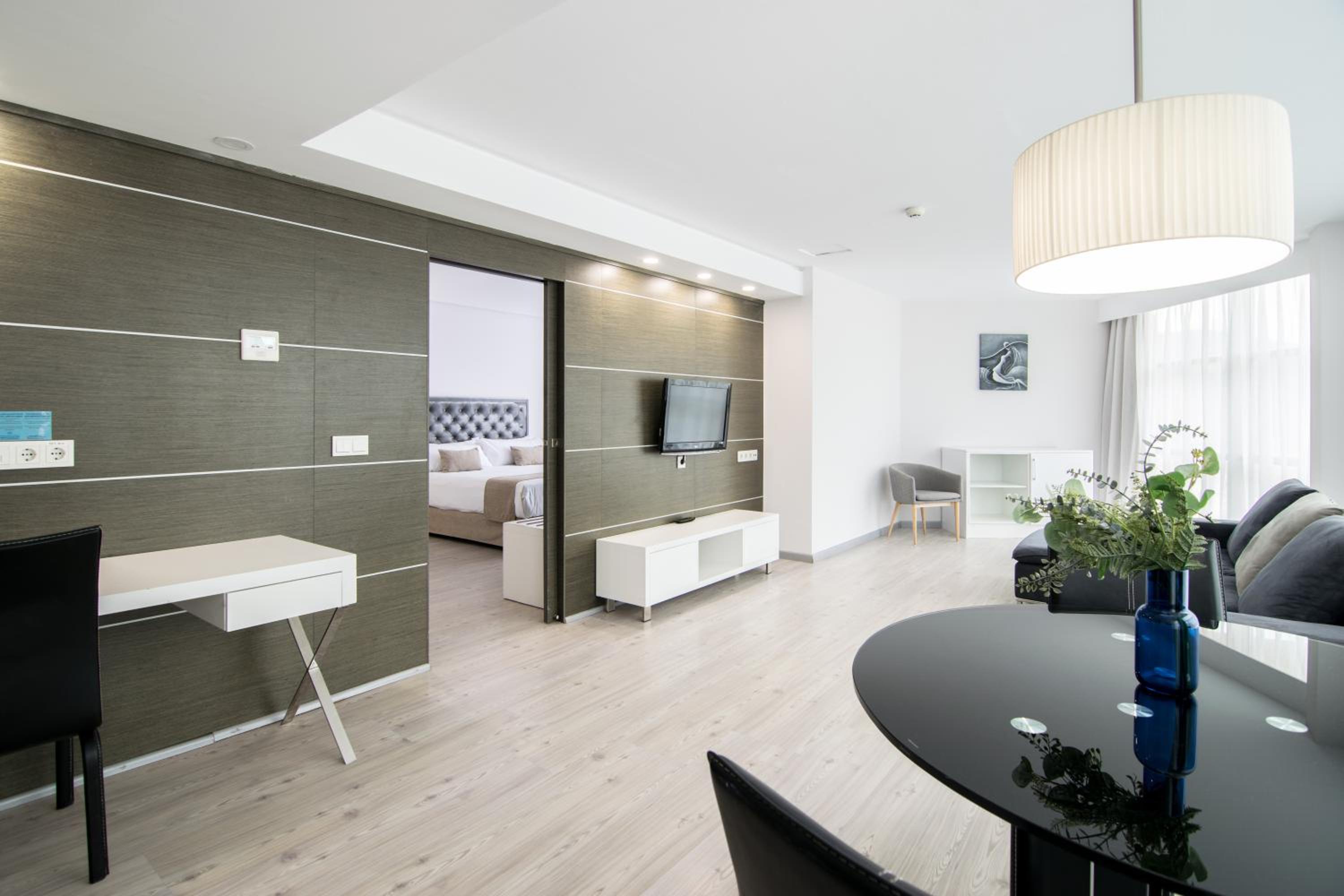 Junior Suite (2 Adults) - Photo 9
