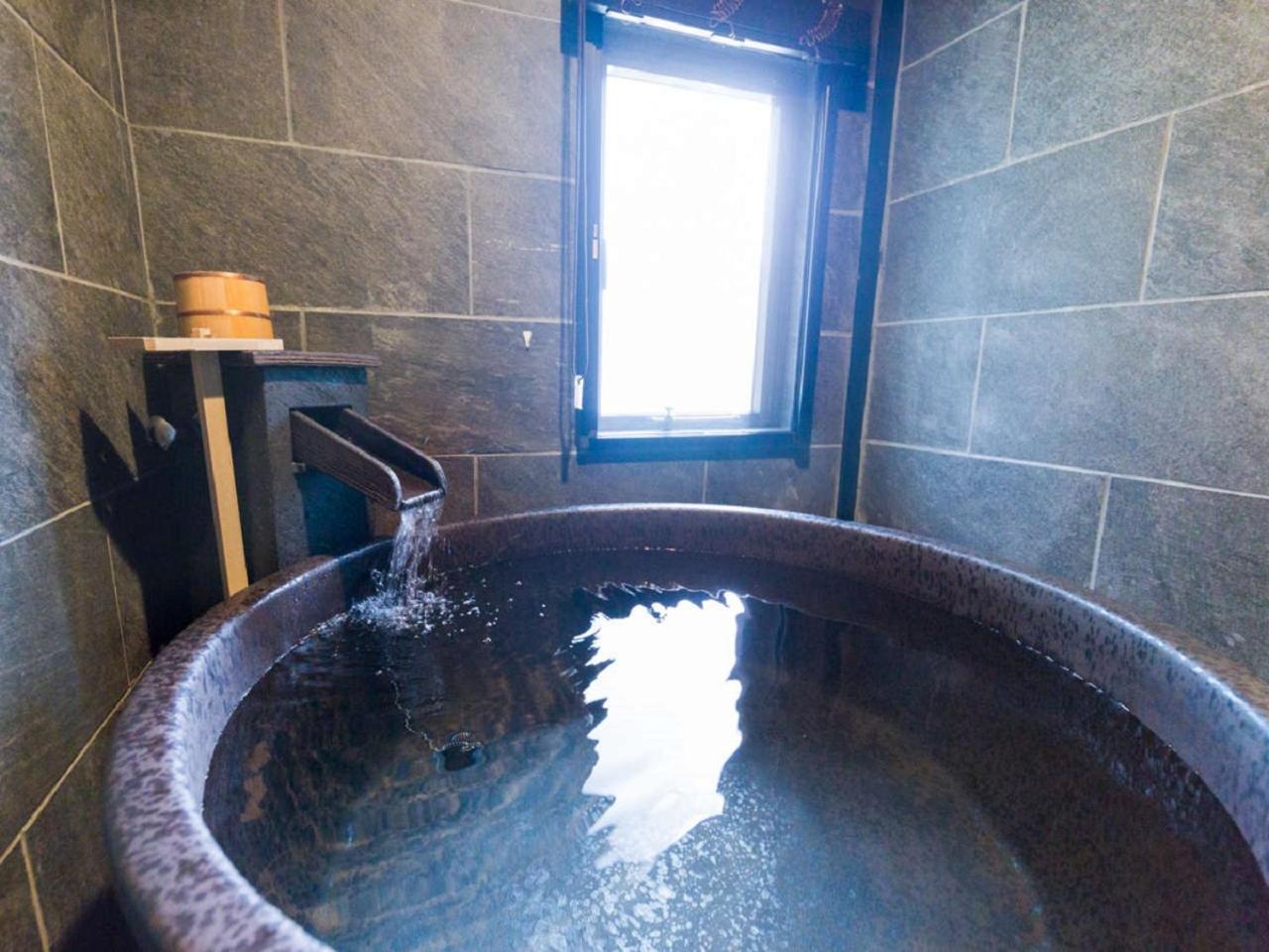 Modern Room with Tatami Area and Semi Open-Air Bath - Smoking photo 2
