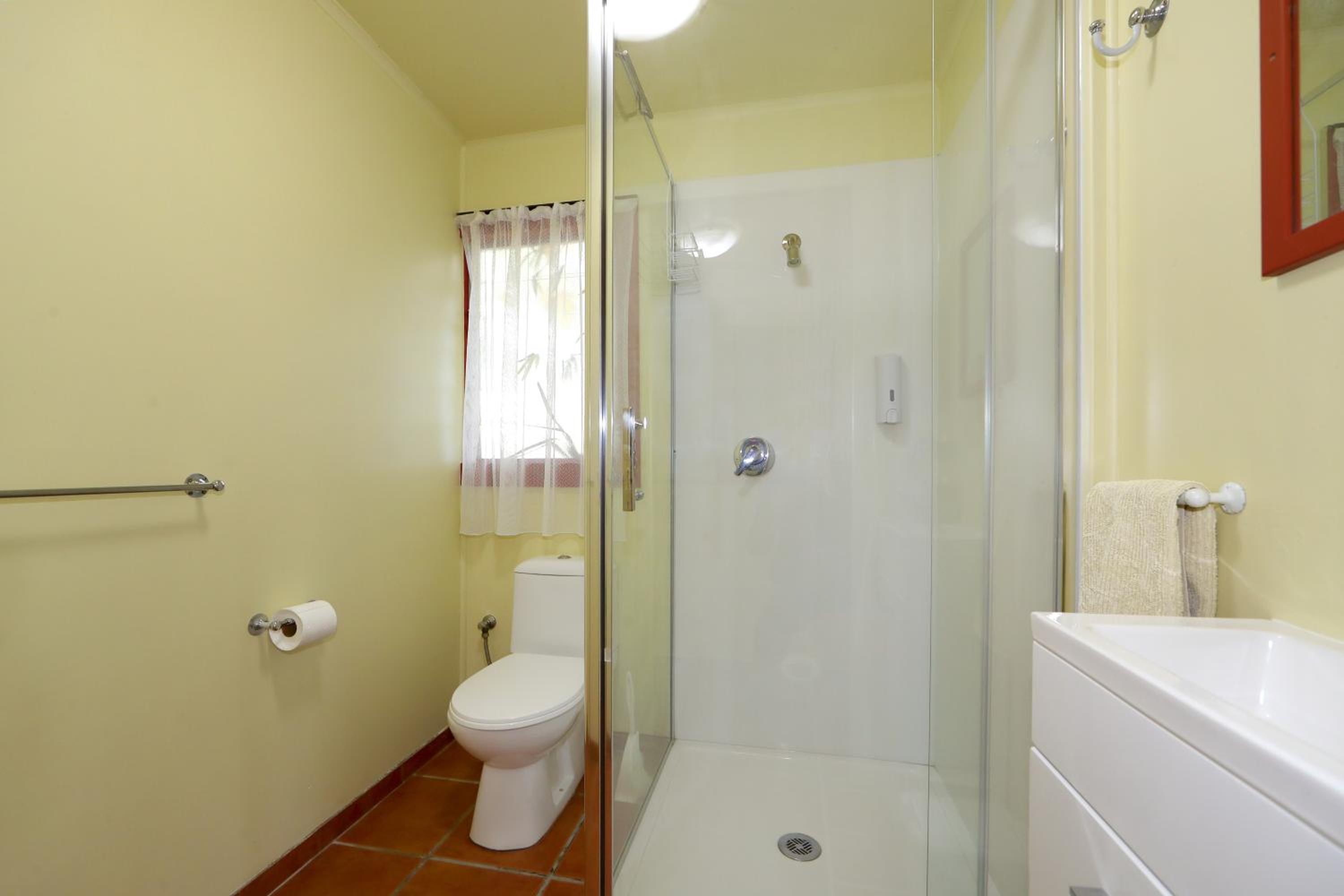 One-Bedroom House - Photo 3