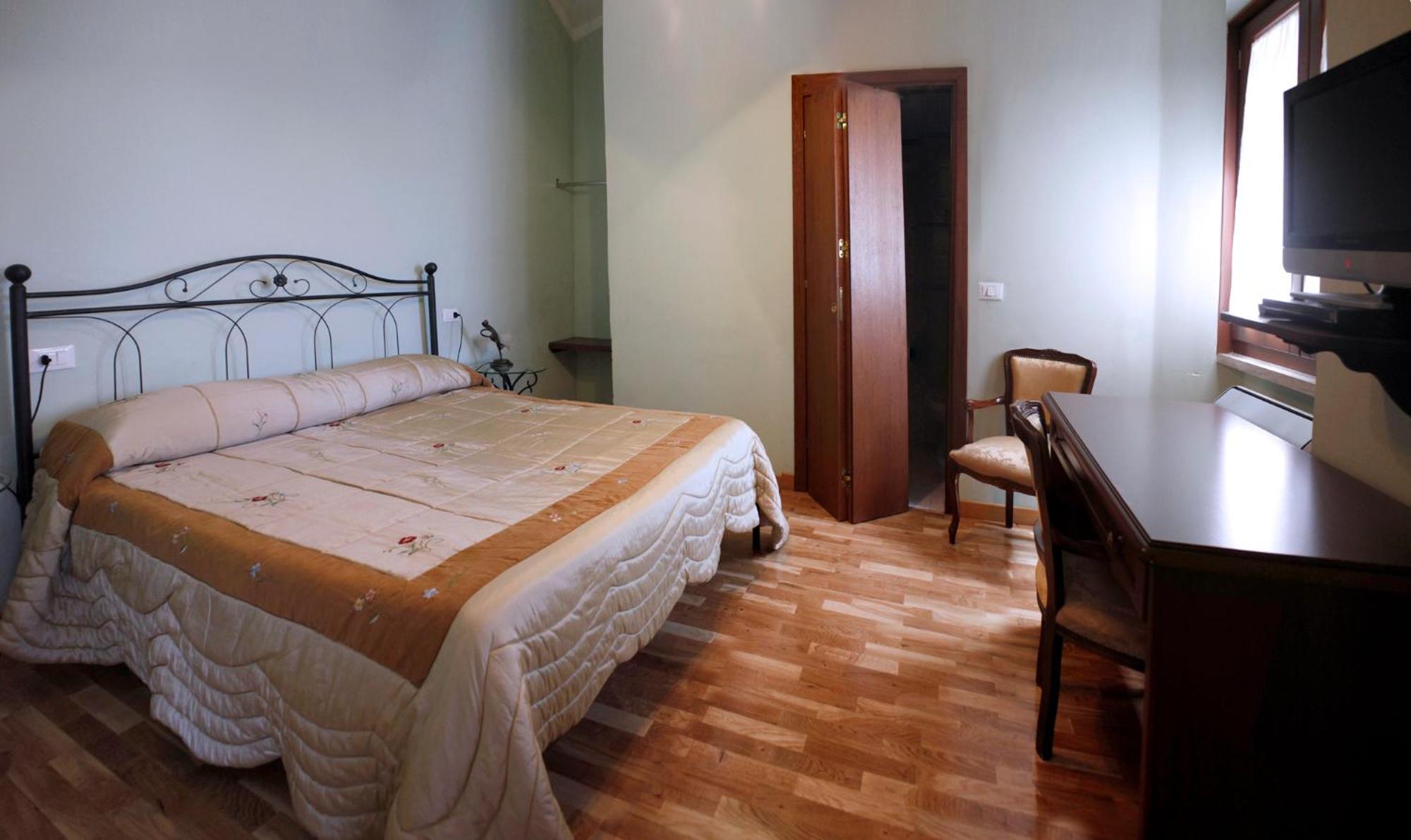 Double Room photo 3