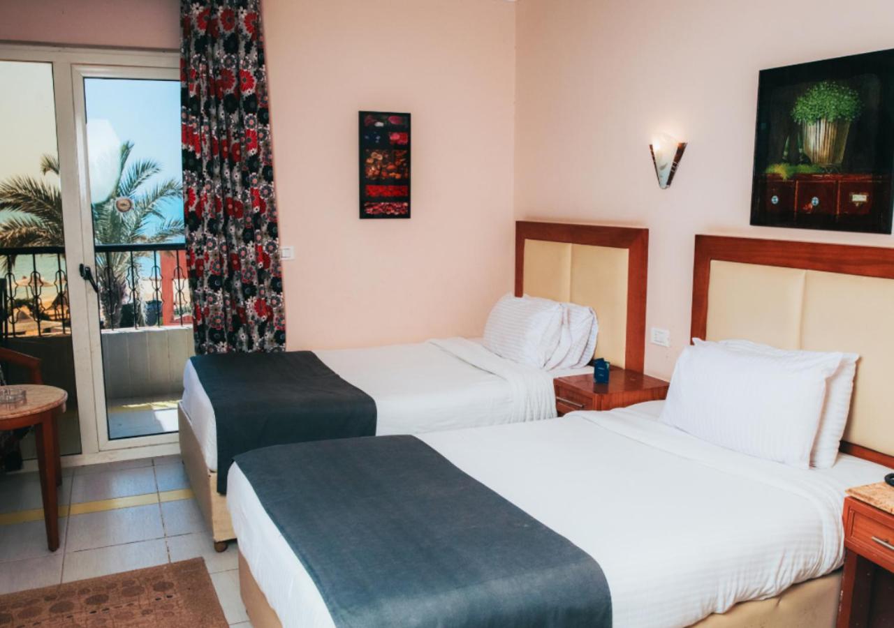 Superior Double or Twin Room with Sea View photo 1