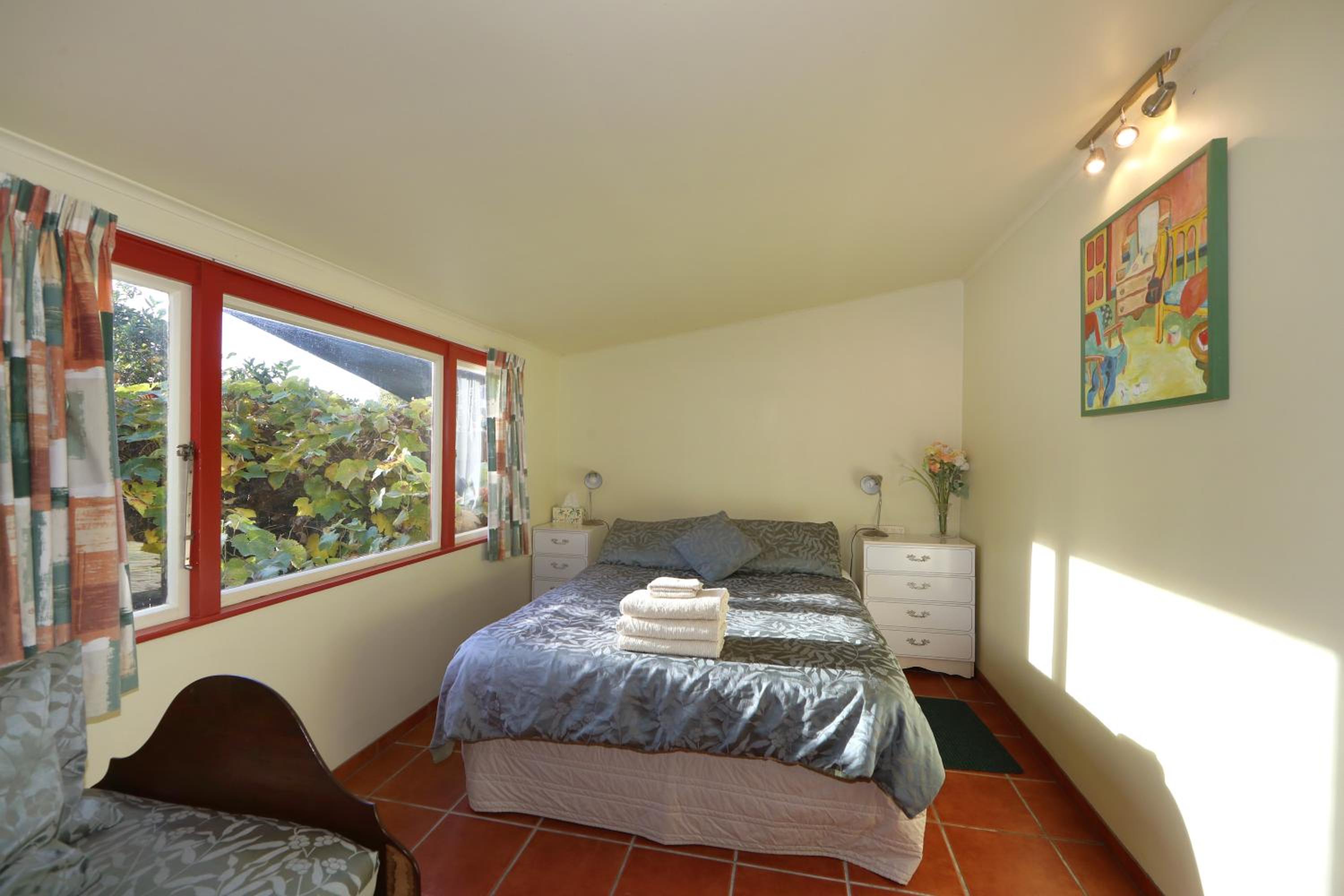 One-Bedroom House - Photo 8