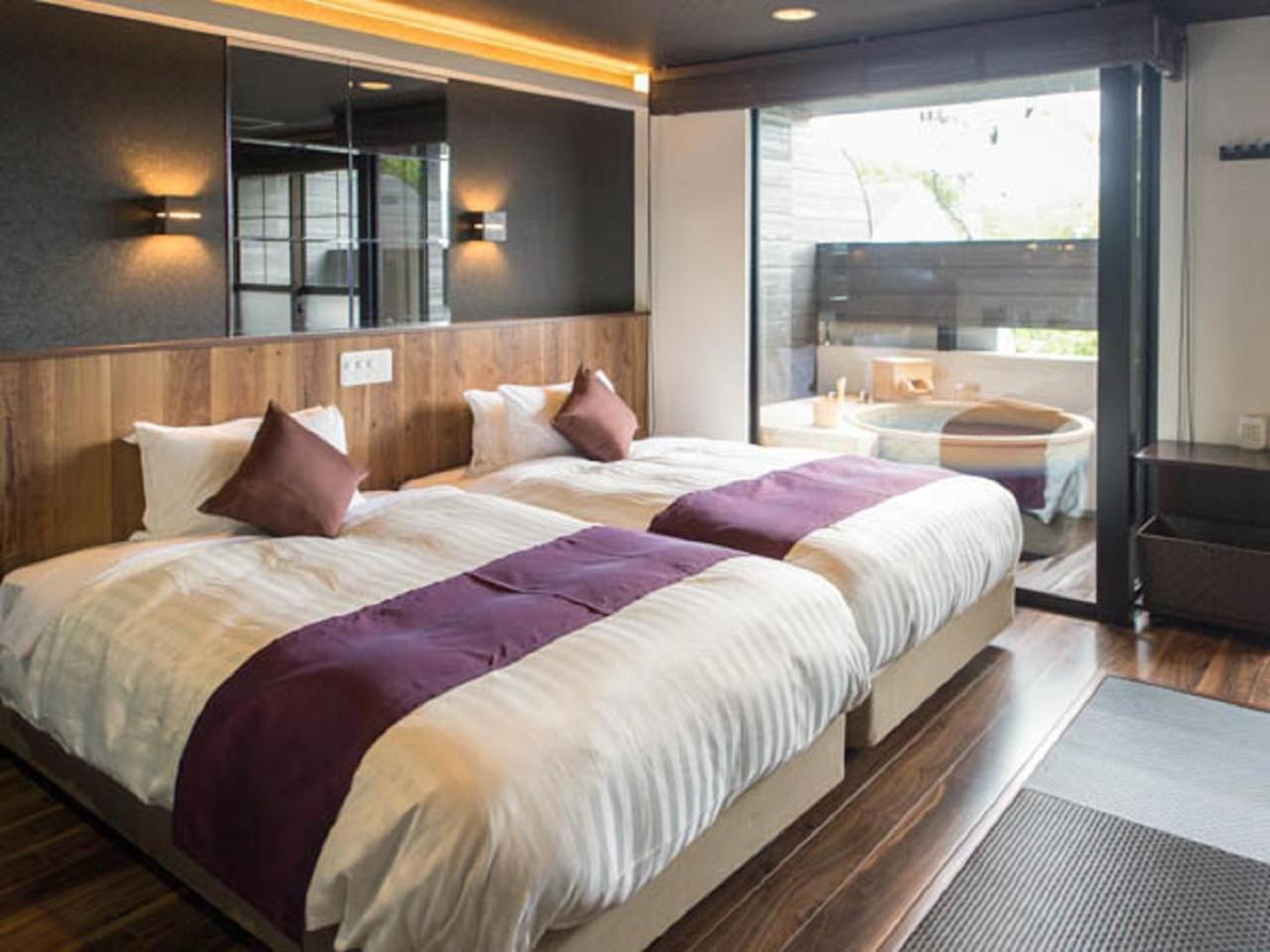 Modern Superior Japanese-Western Room with Open Air Bath - Non-Smoking photo 3