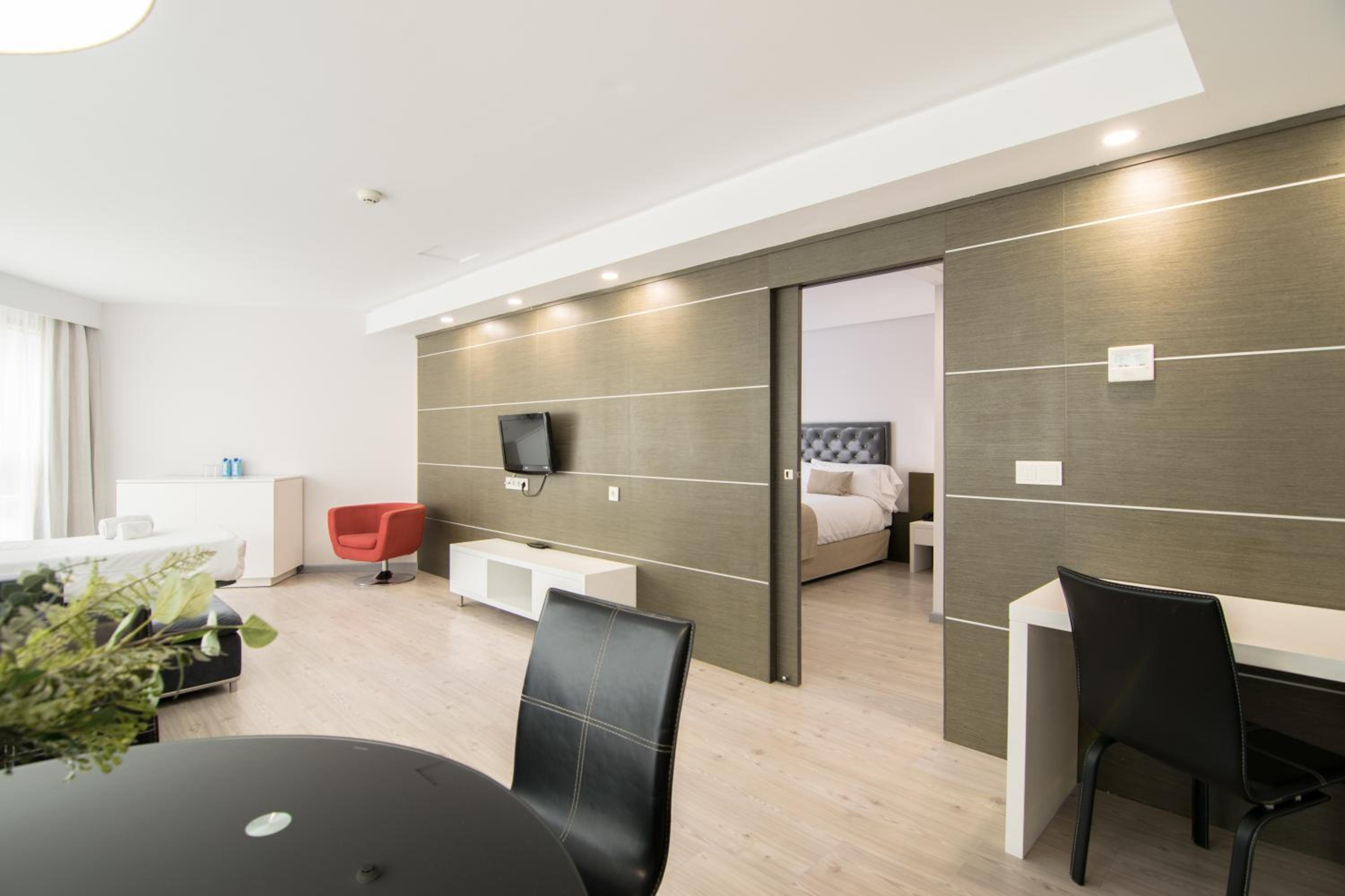 Junior Suite (2 Adults) - Photo 6
