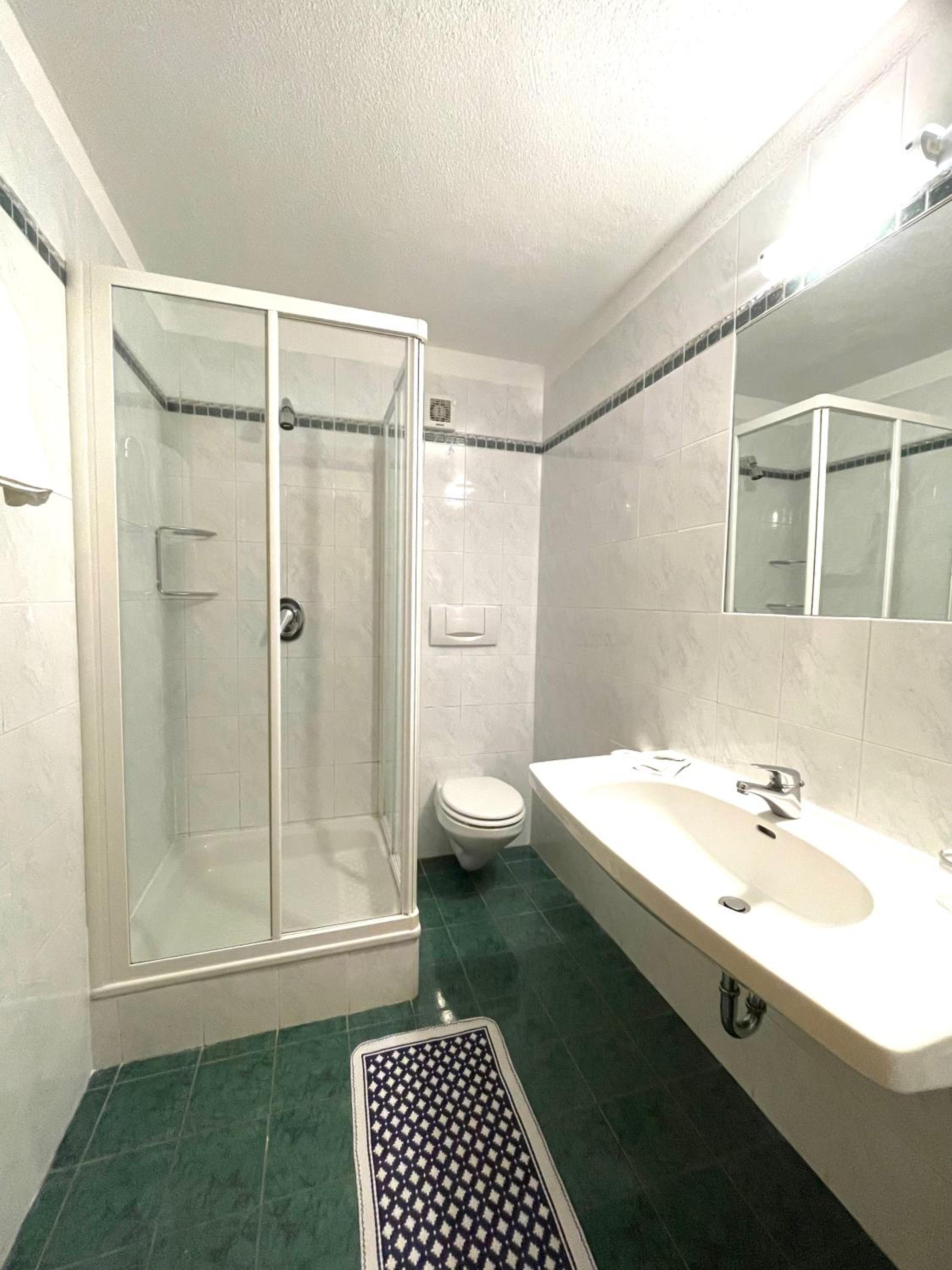 Double Room - Photo 17