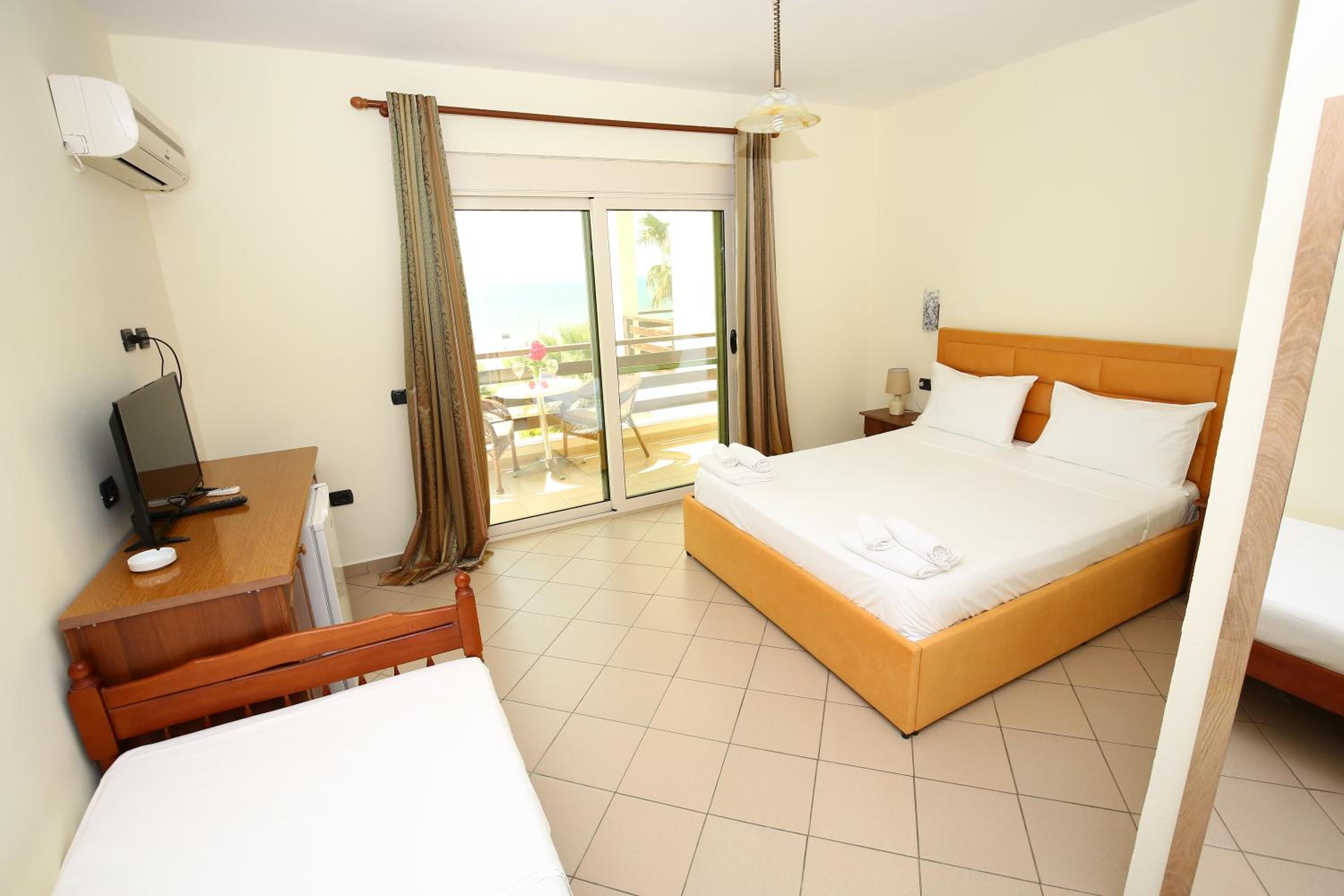 Triple Room with Sea View