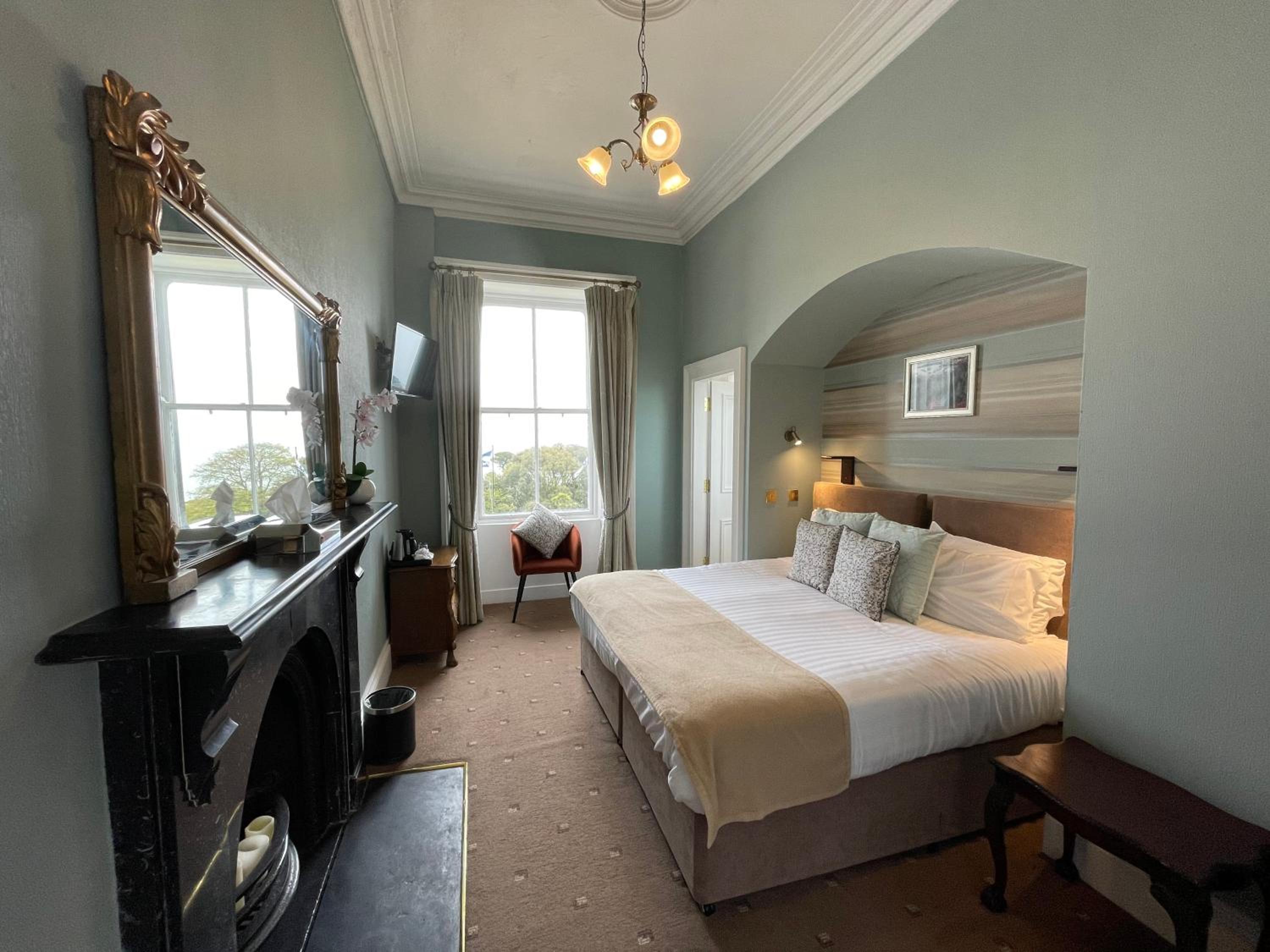 Deluxe Double or Twin Room with Sea View photo 3