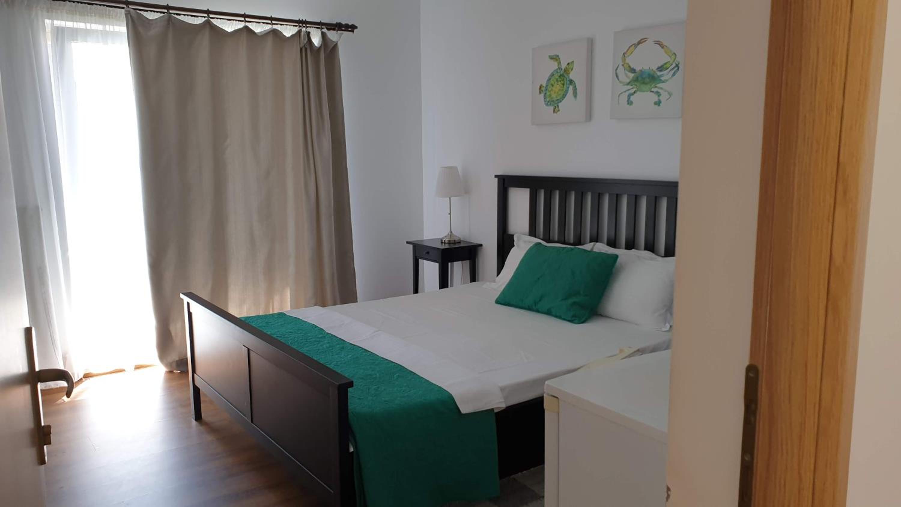 Double Room with Balcony - Photo 4
