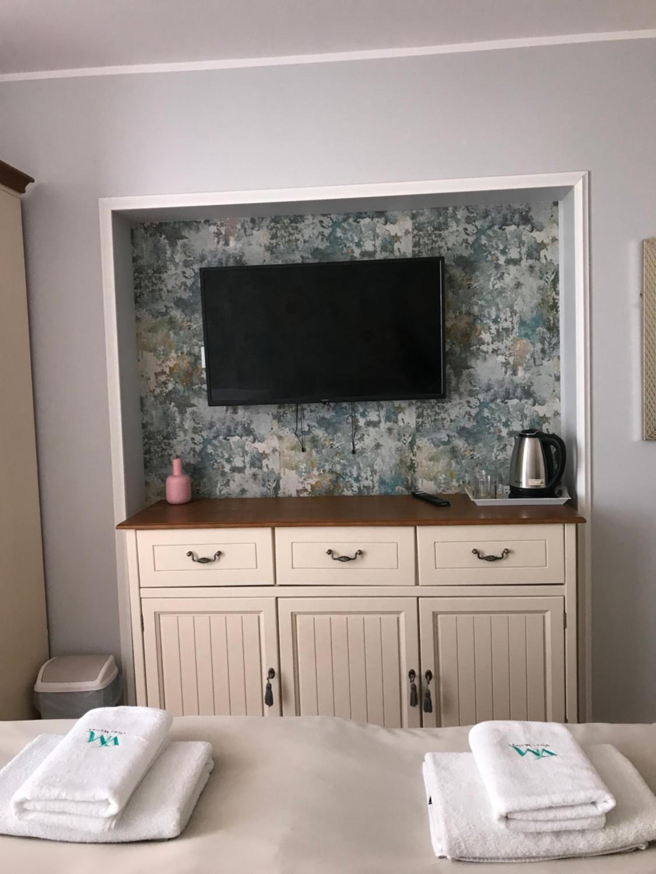 Double Room with Balcony (2 Adults + 1 Child) photo 3