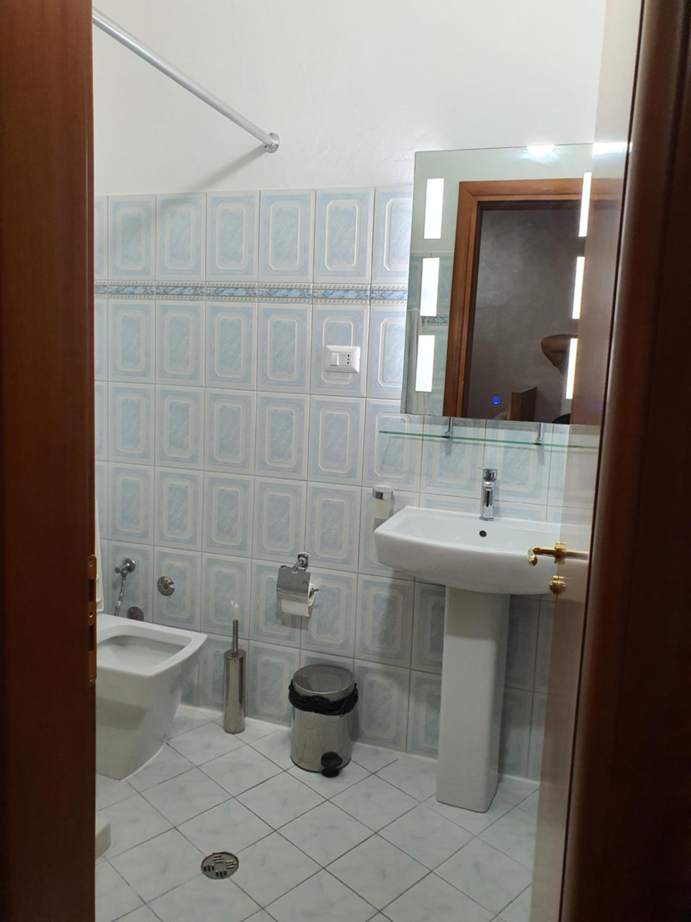 Deluxe Double Room with Balcony photo 3