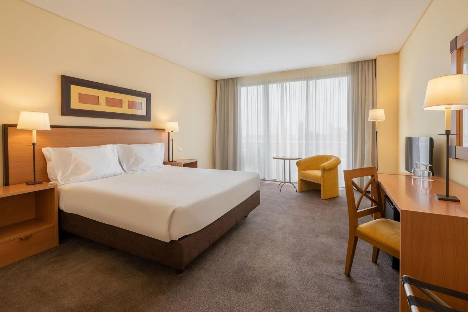 Superior Double or Twin Room with Balcony - Photo 4