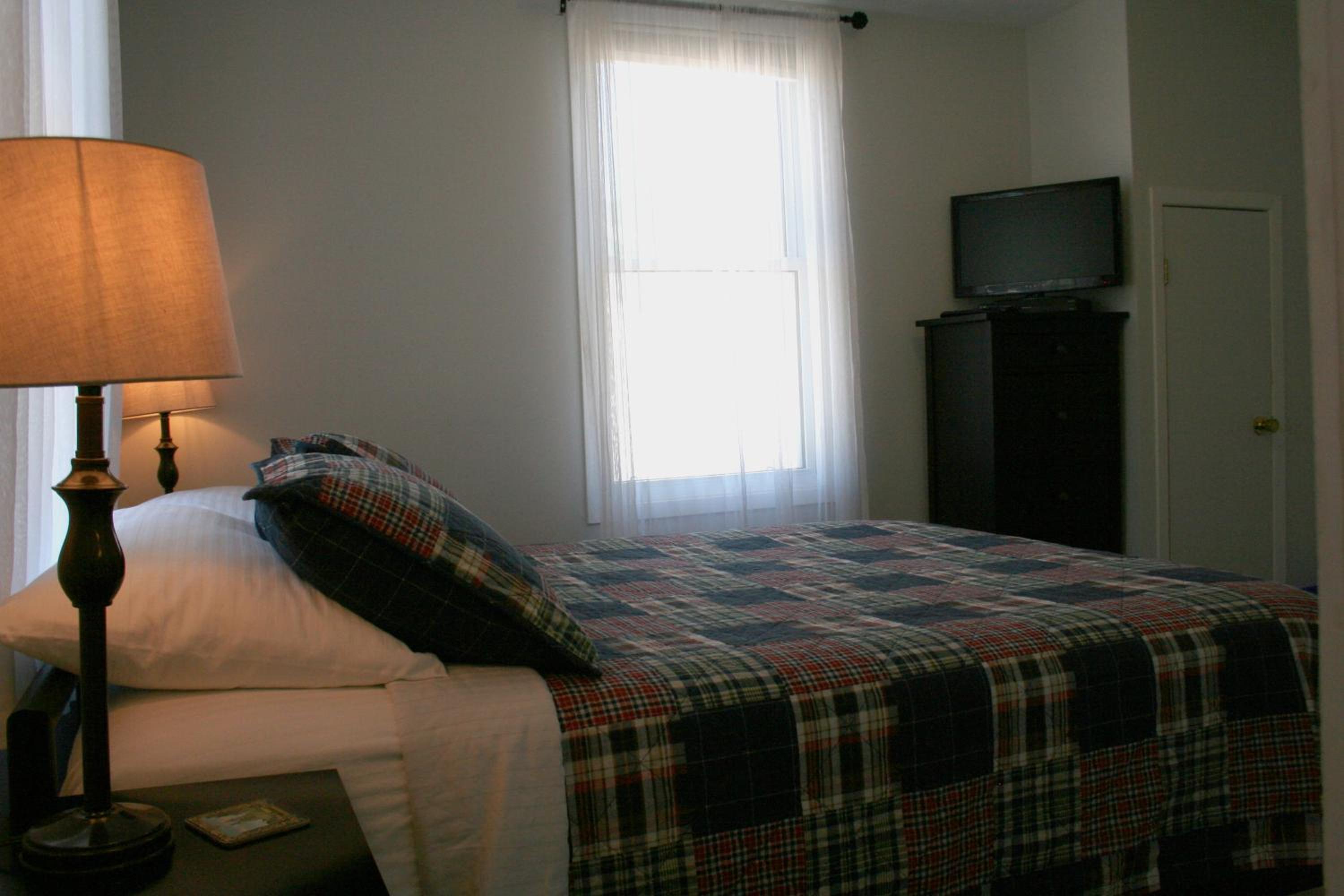 Standard Queen Room photo 2