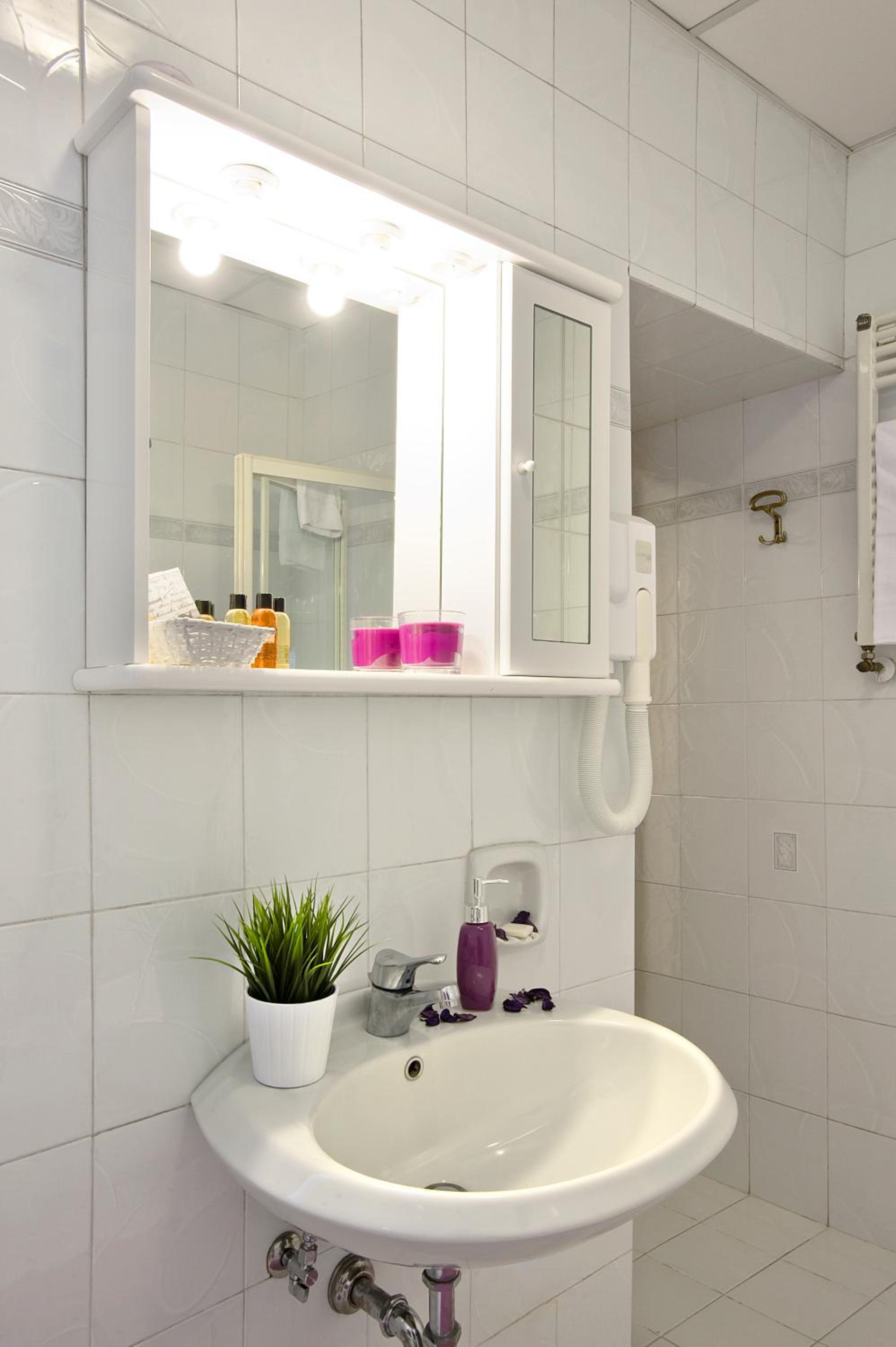 Small Triple Room