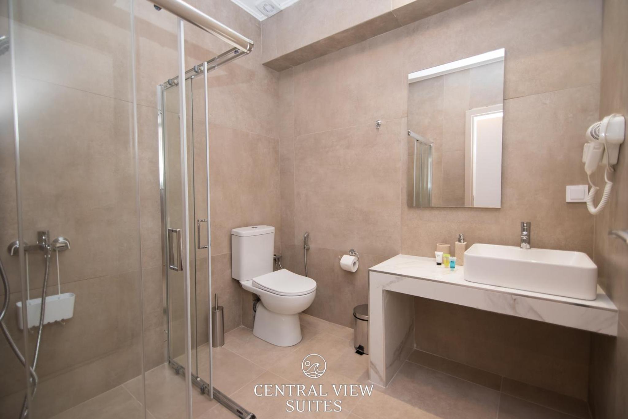 Quadruple Room with Balcony - Photo 4