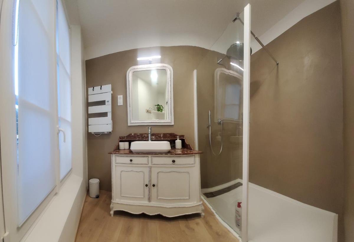Two-Bedroom Apartment - Photo 19