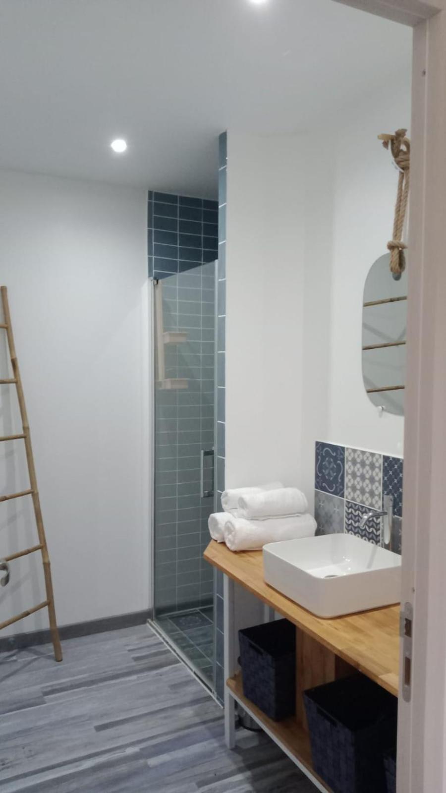 Large Double Room - Photo 2