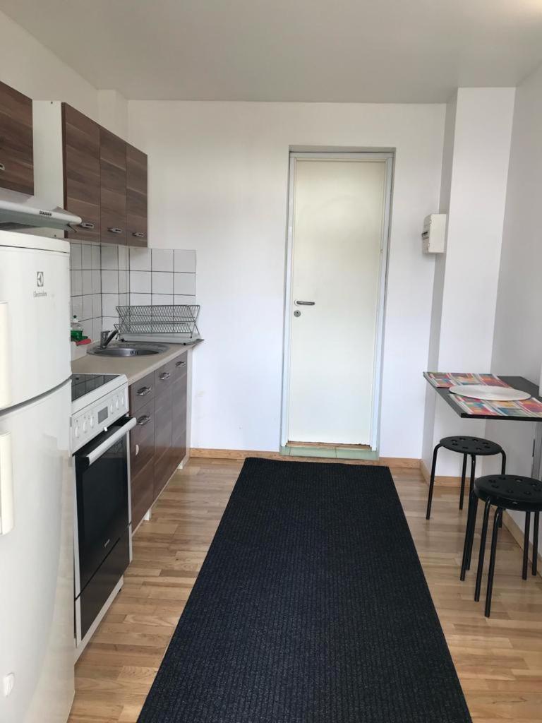 Studio Apartment - Photo 2
