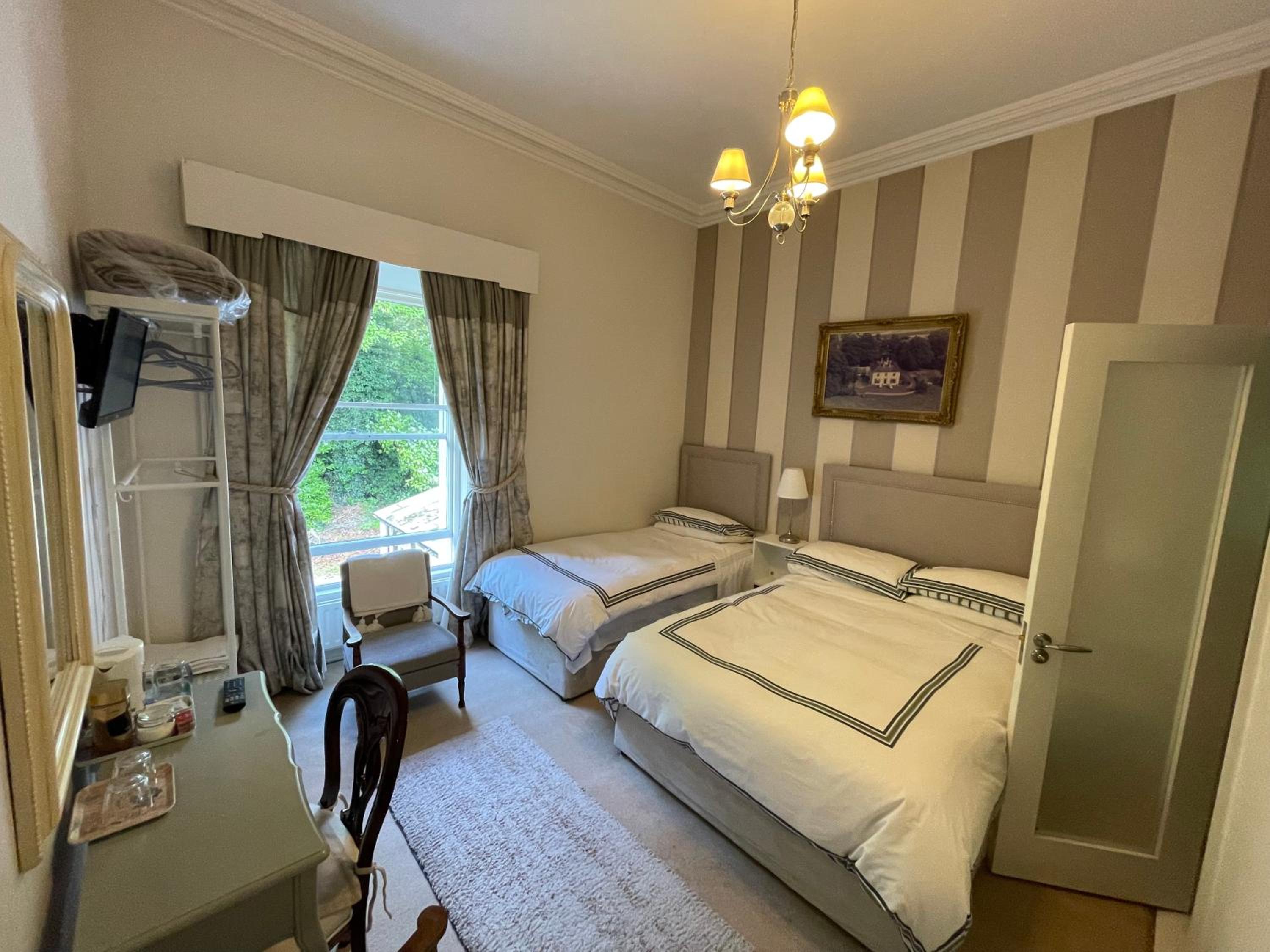 Double Room - Photo 2