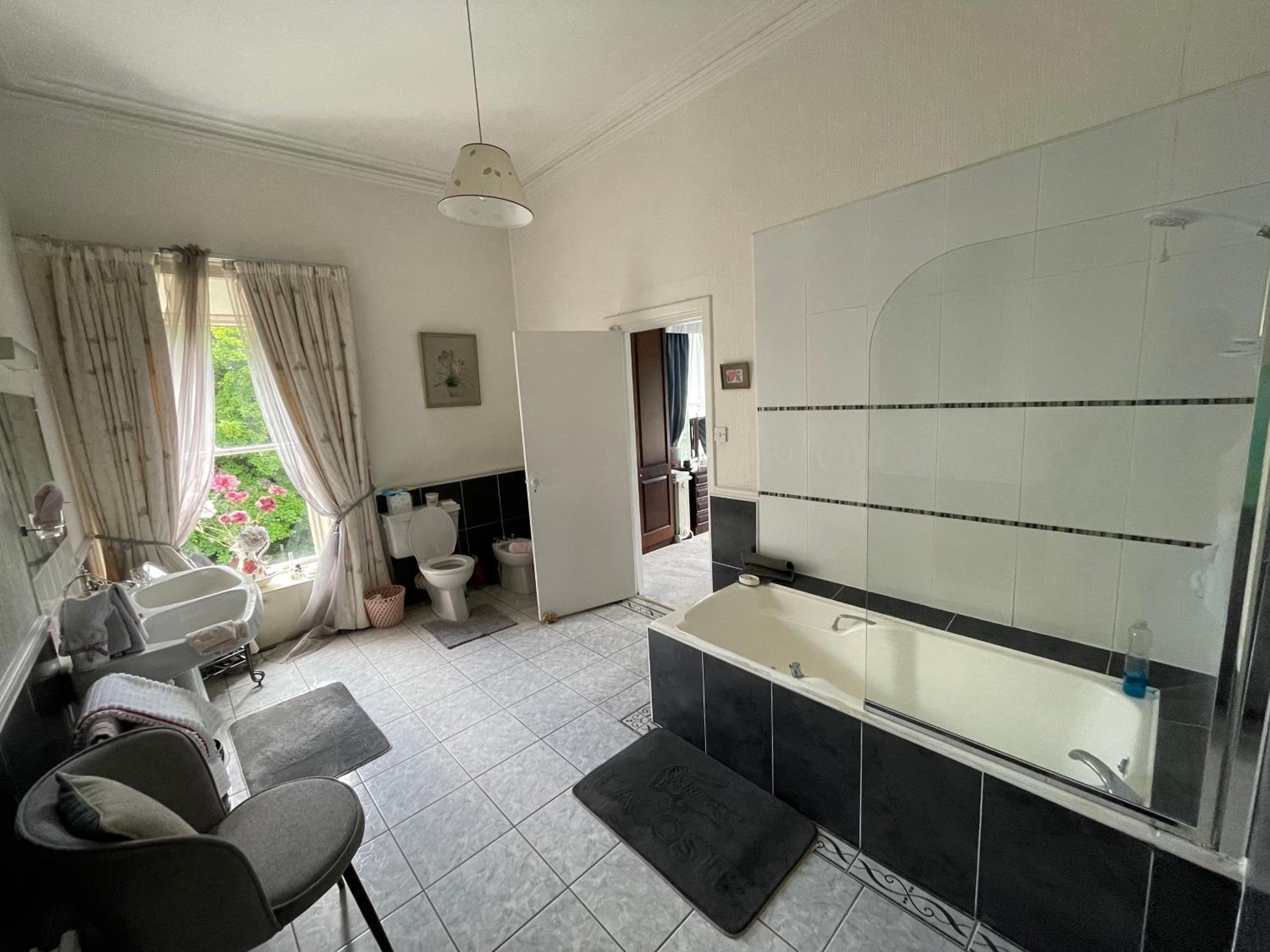 Double Room - Photo 3