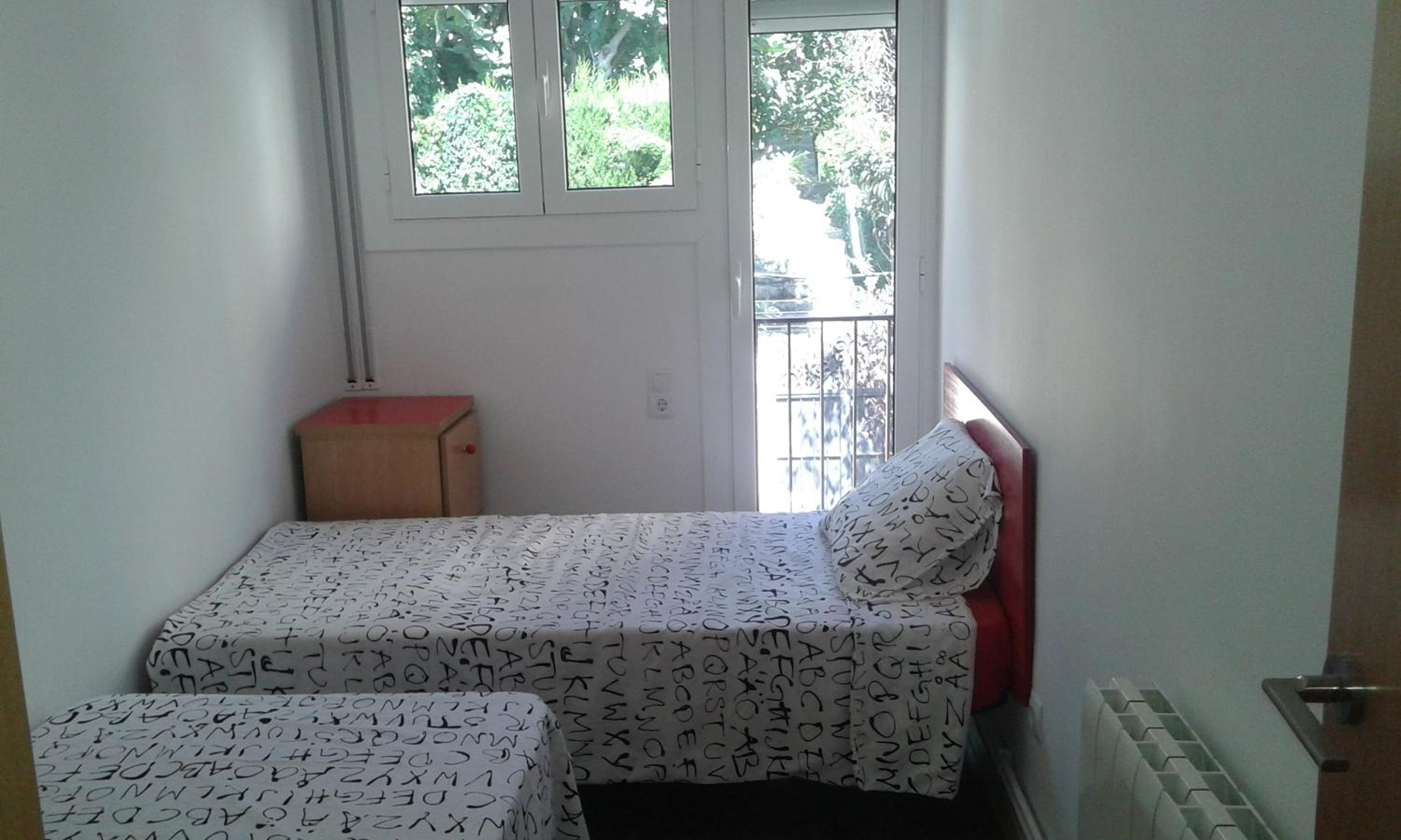 Seven-Bedroom House photo 2