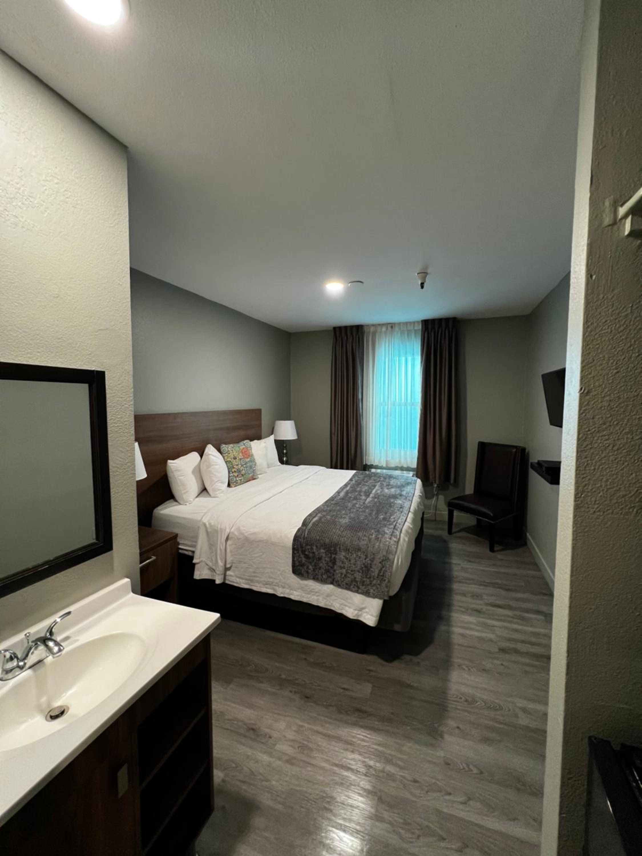 Deluxe Queen Room photo 3