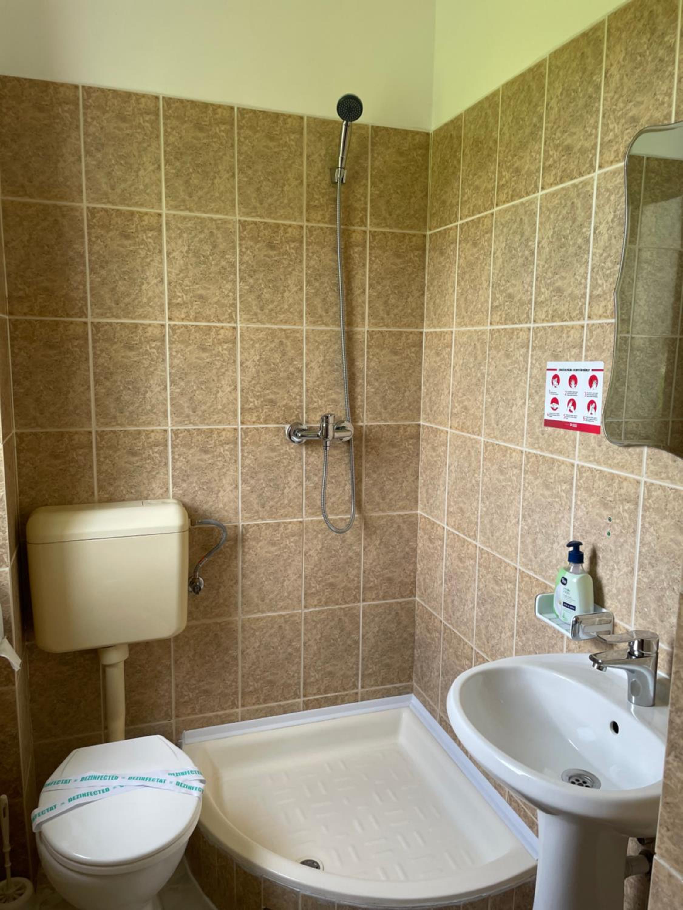 Double Room - Photo 10