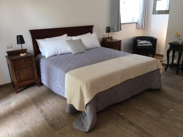 Double Room with Private Bathroom photo 1