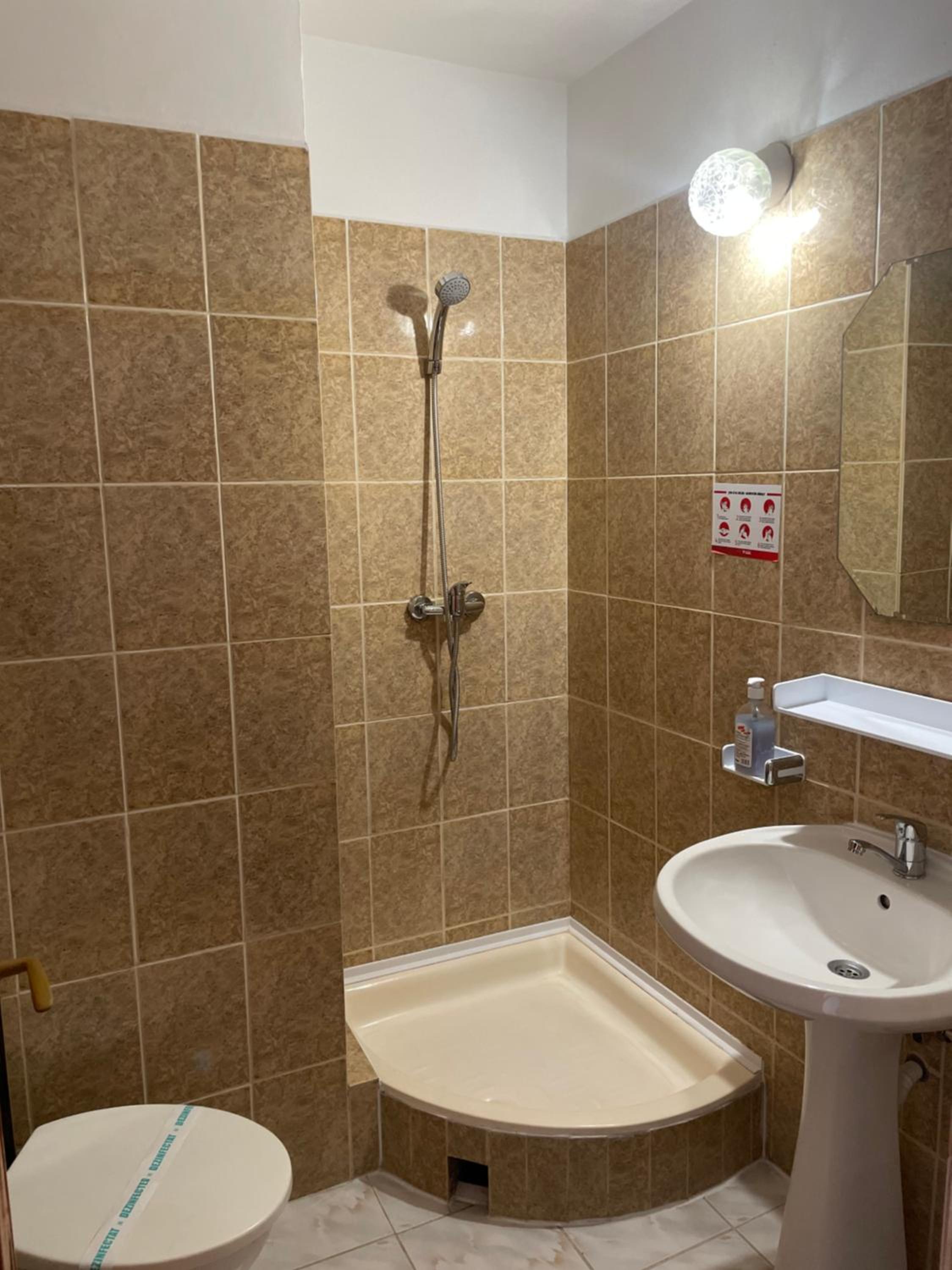 Double Room - Photo 2
