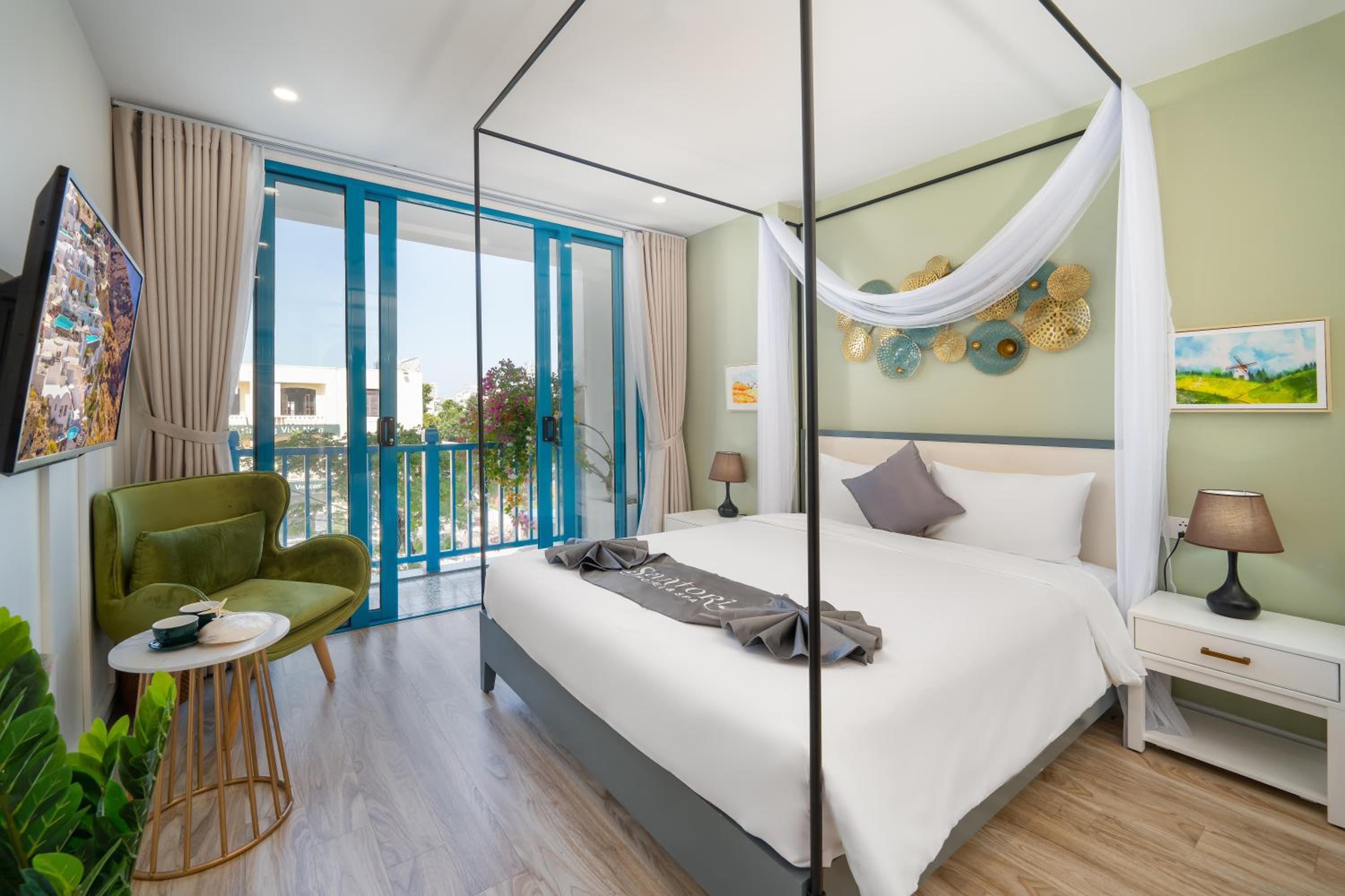 Deluxe Double Room with Balcony - Photo 1