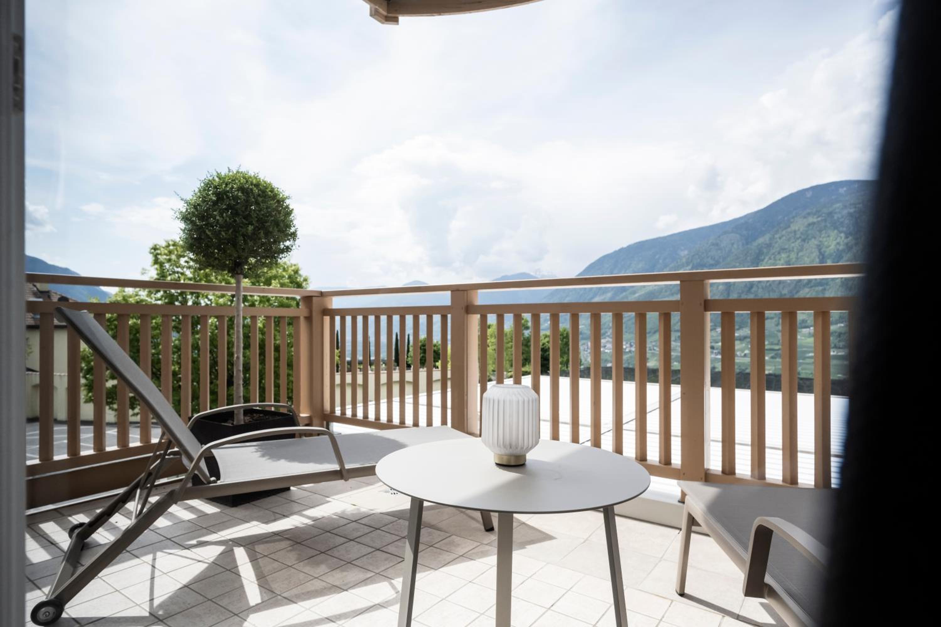 Double Room with Balcony - Photo 3