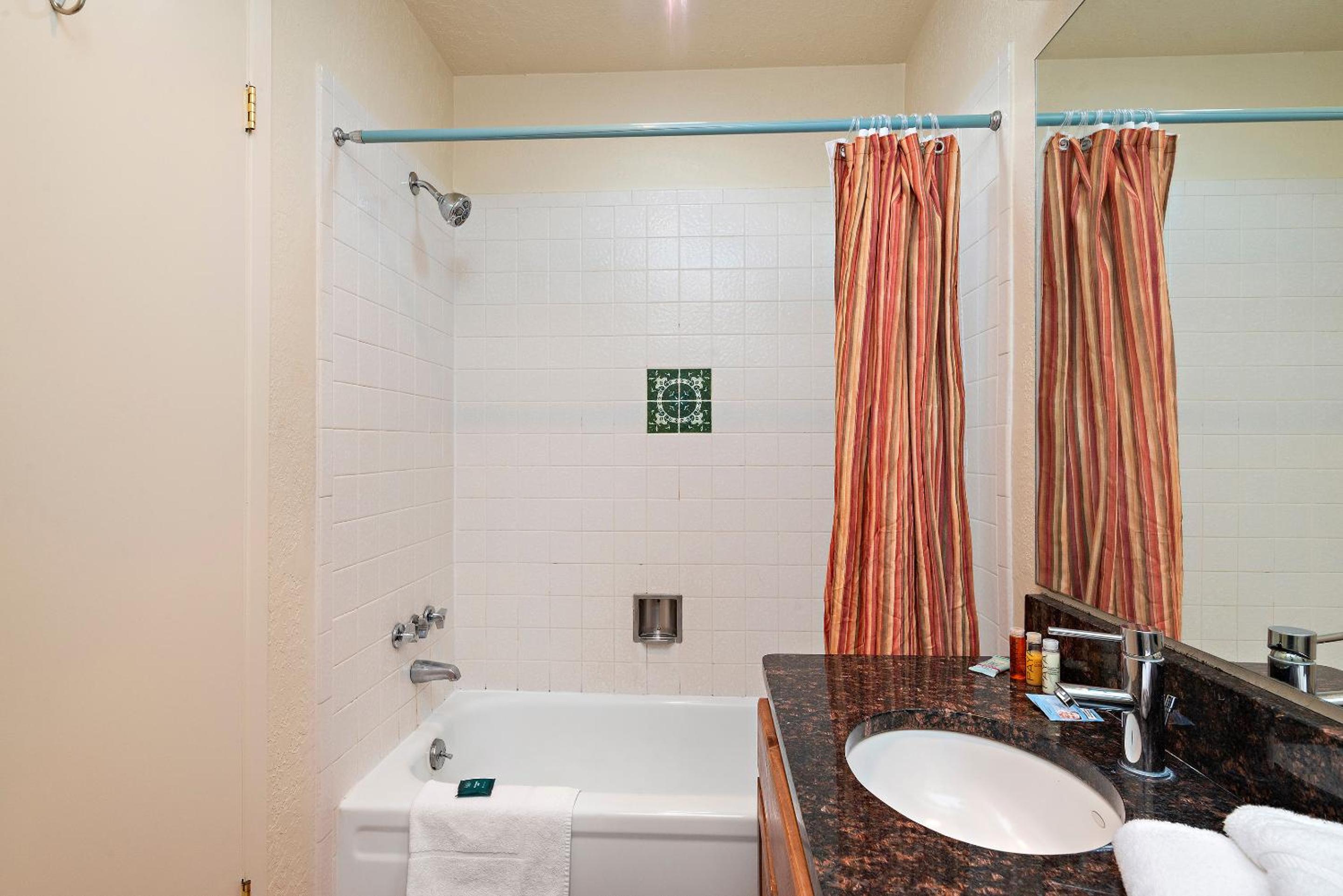 2 Bedroom Condominium  - Photo 24