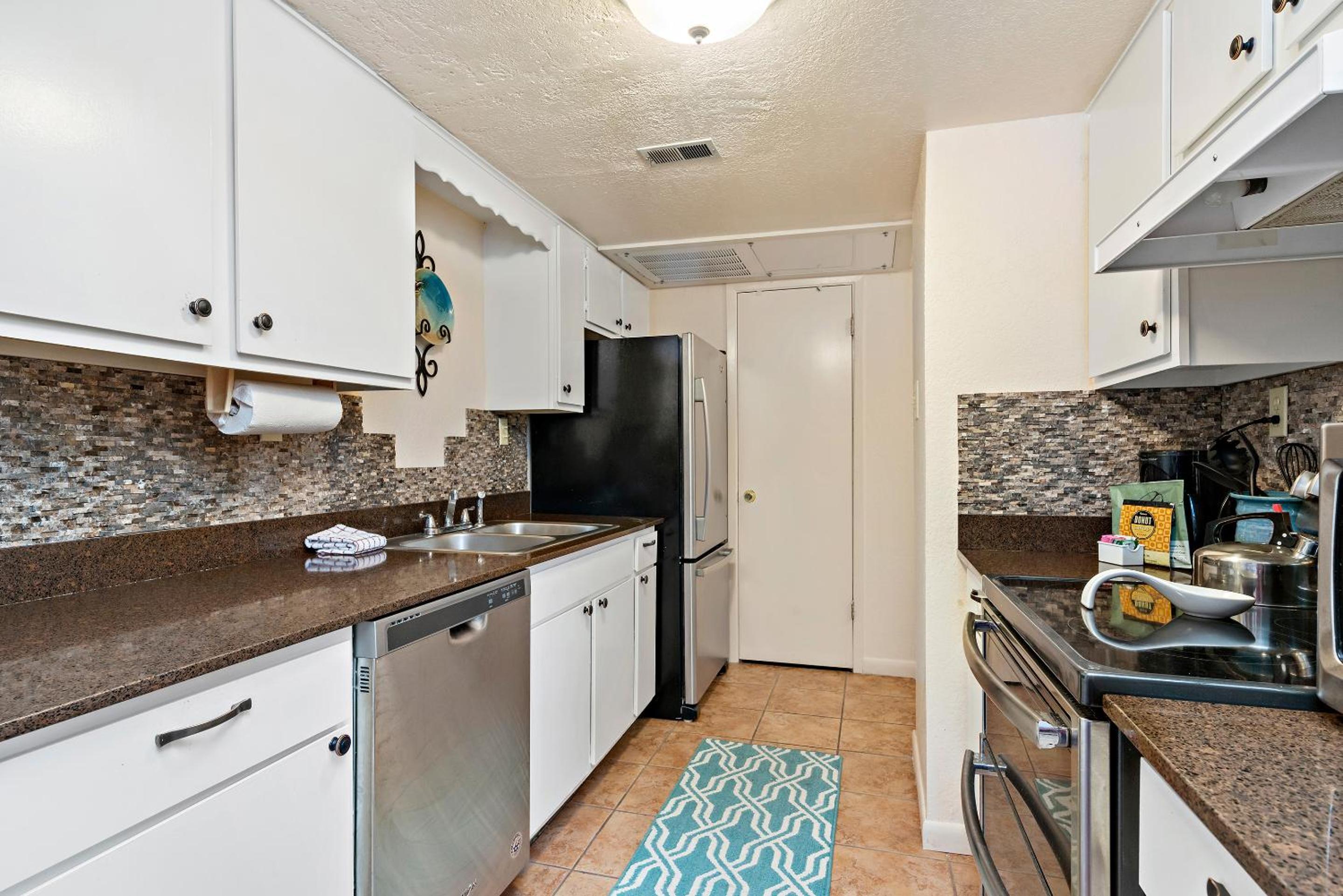 2 Bedroom Condominium  - Photo 27