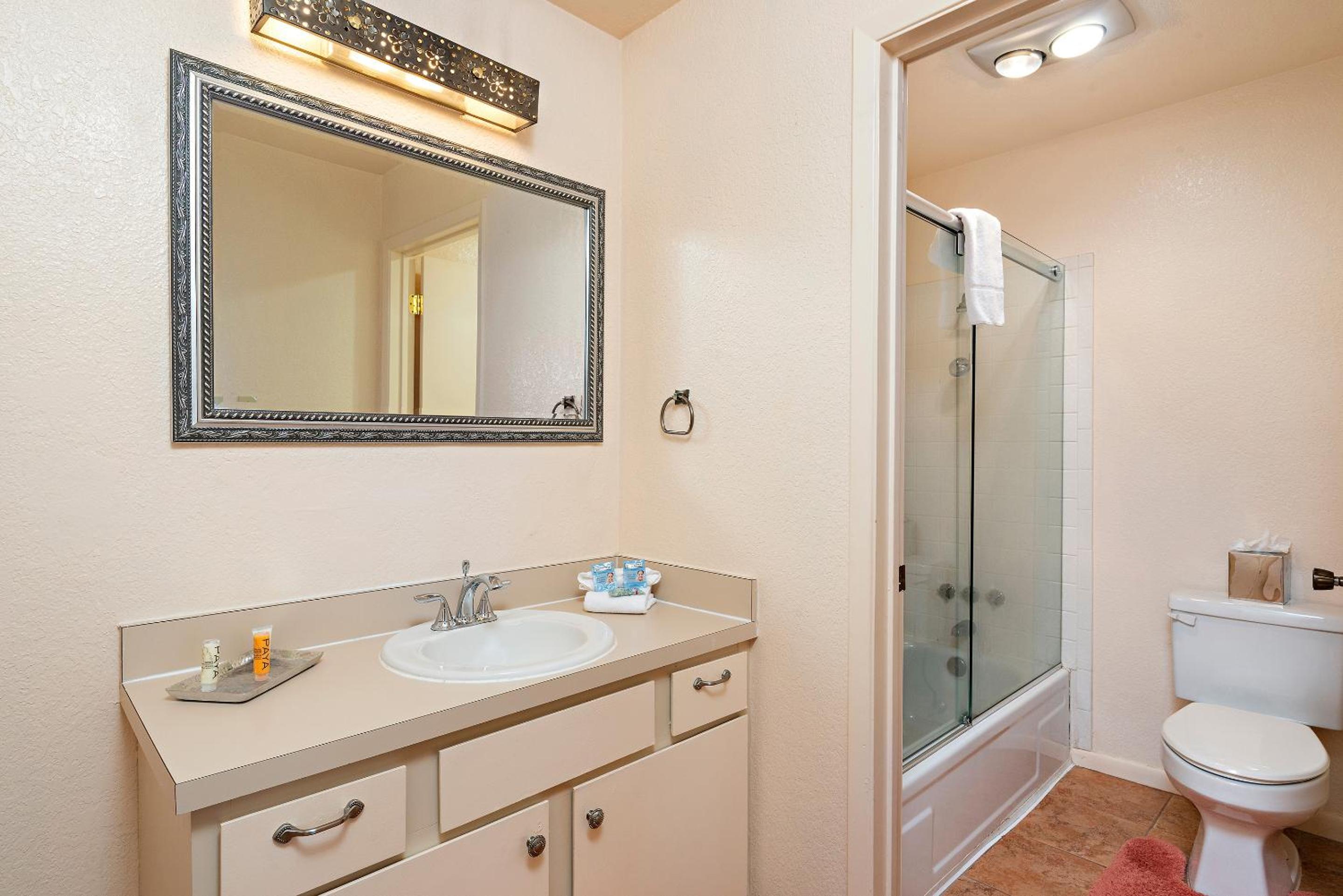 2 Bedroom Condominium  - Photo 43