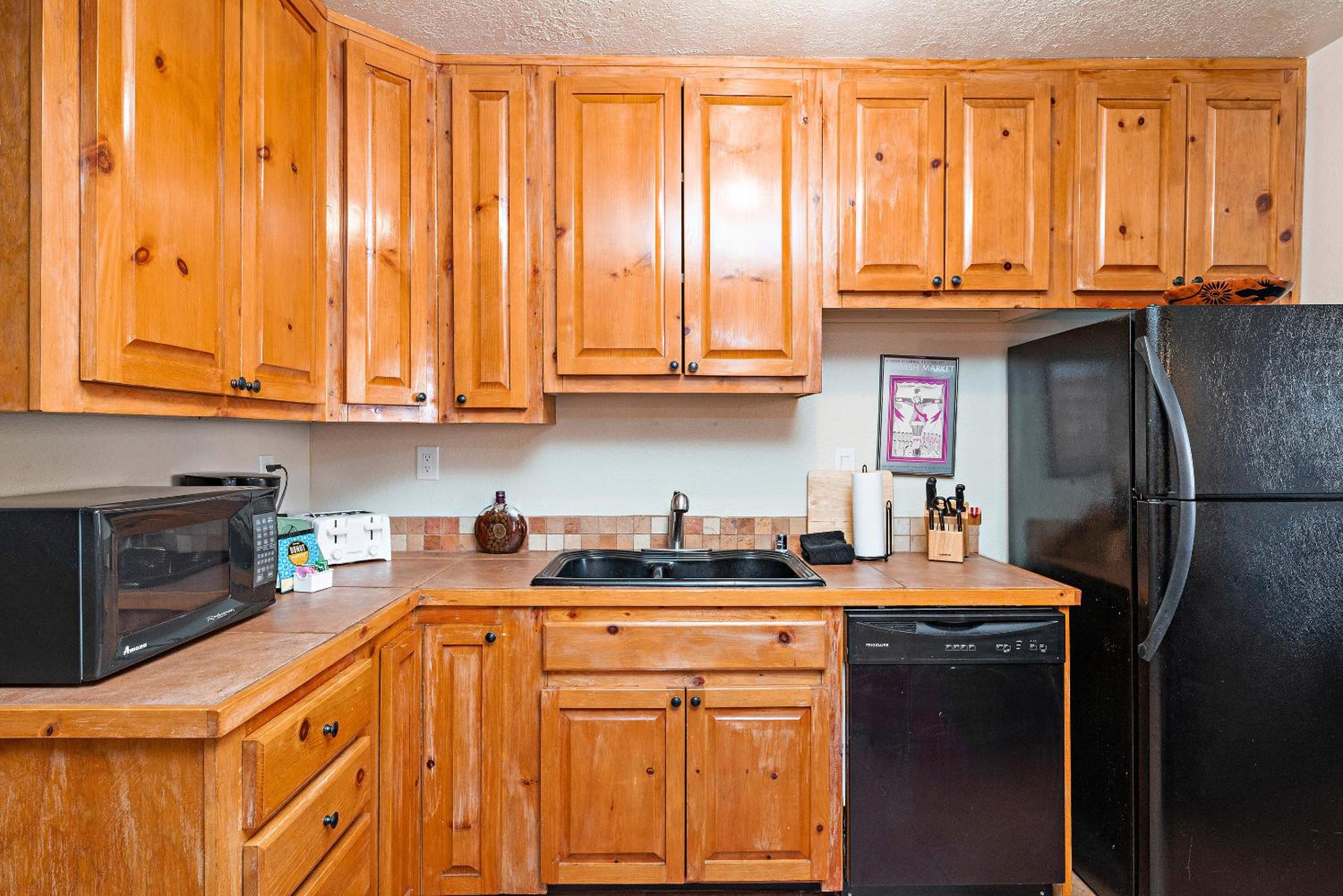 2 Bedroom Condominium  - Photo 36