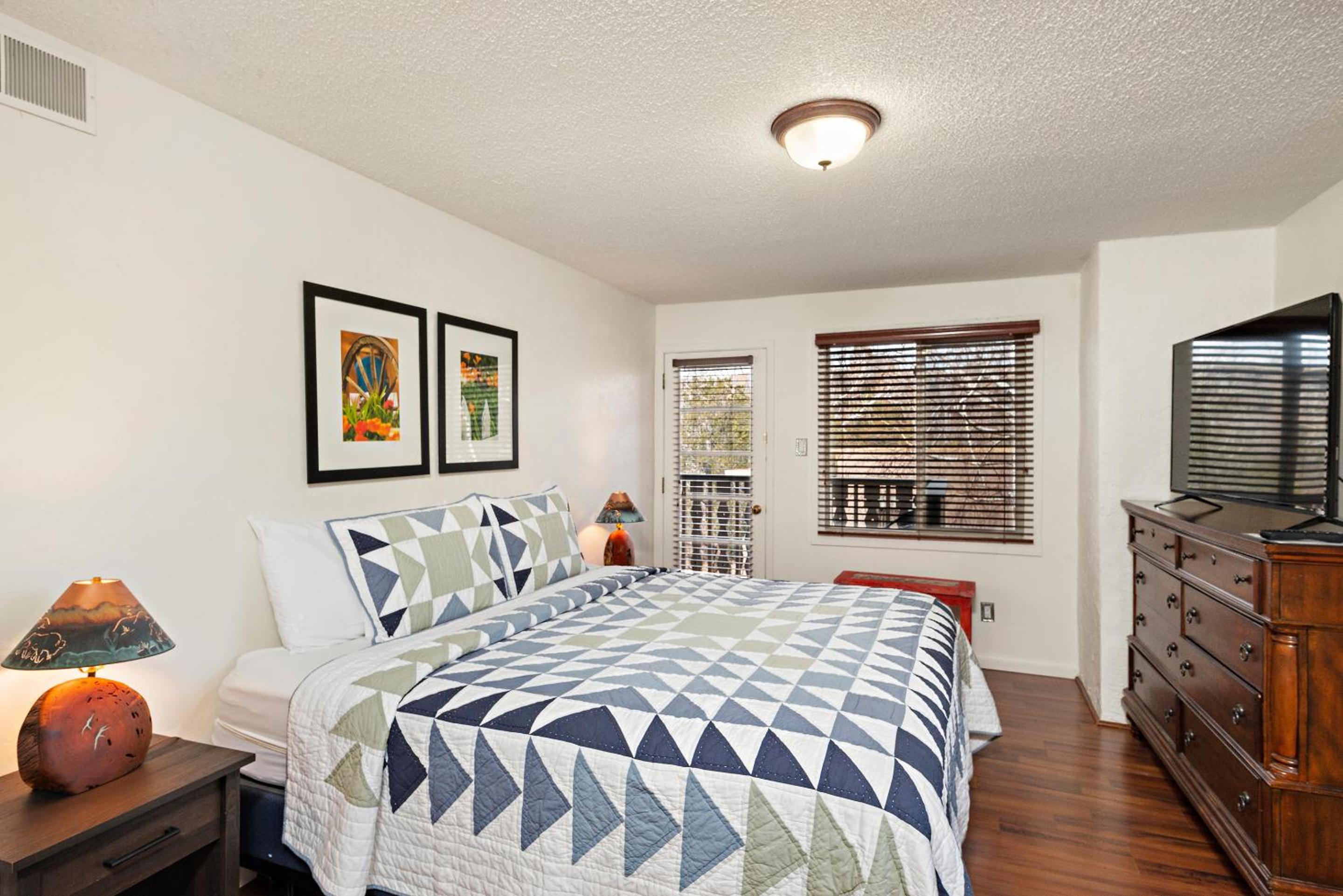 2 Bedroom Condominium  - Photo 37