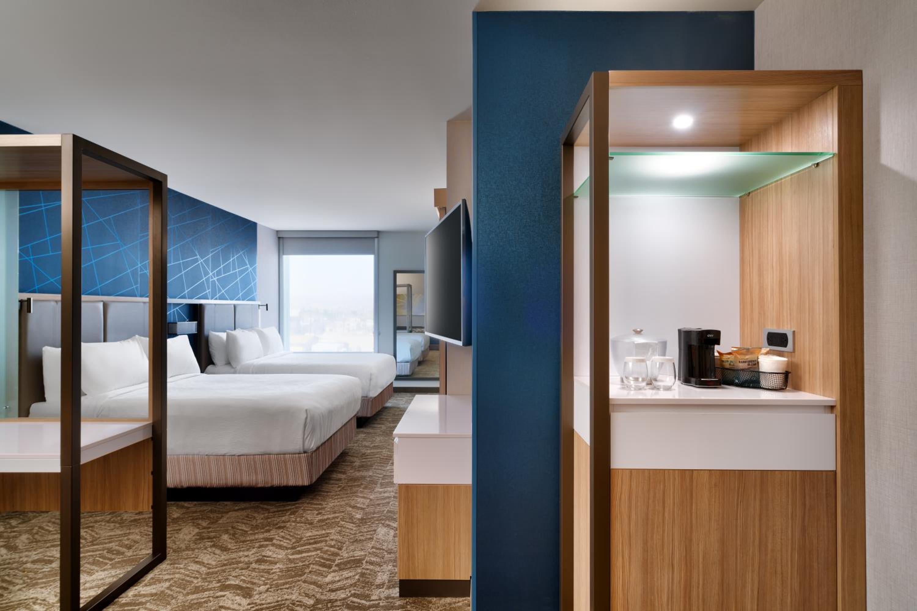 Suite with Two Queen Trundle Beds  - Photo 8