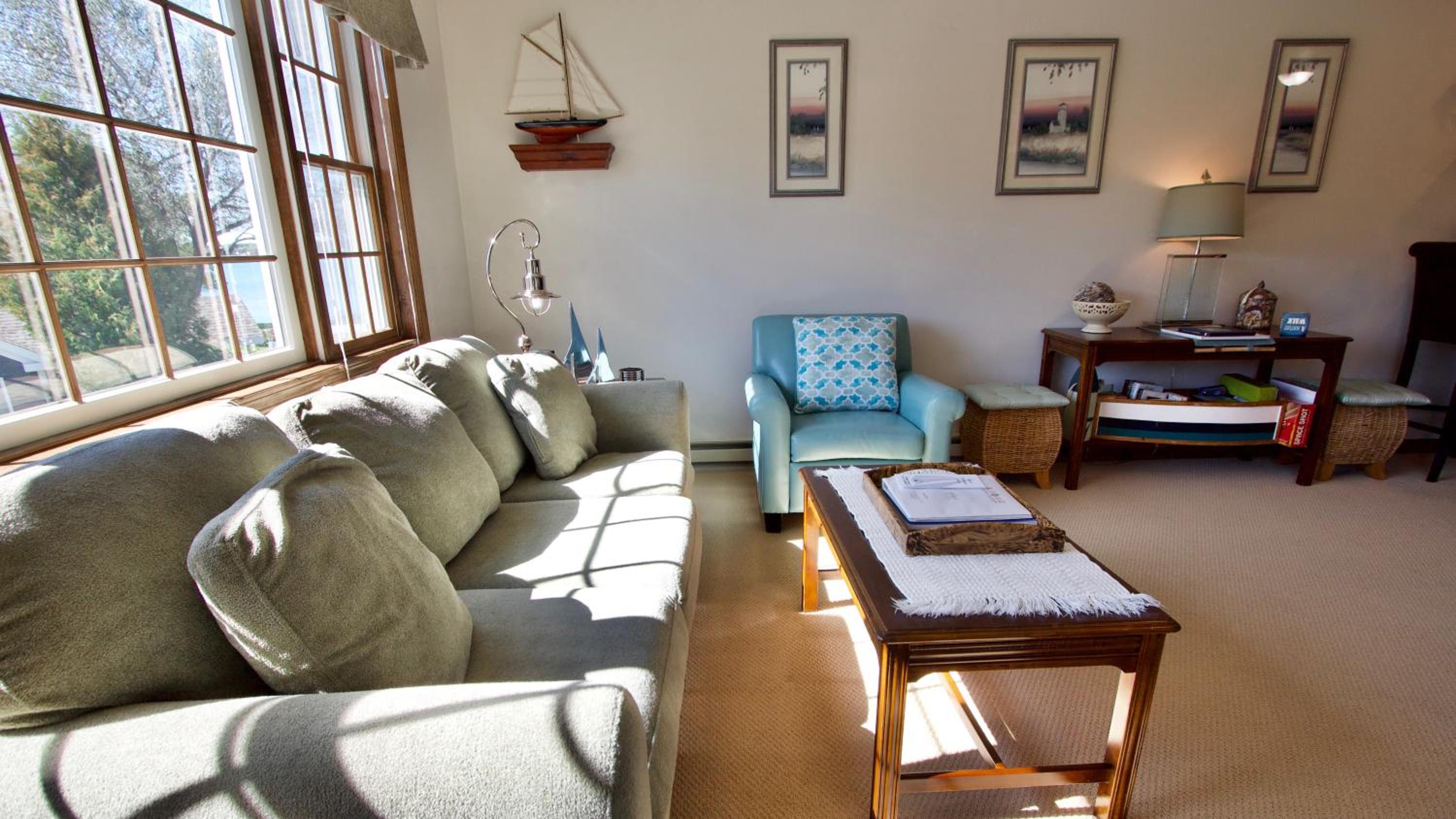 King Suite with Pool View
