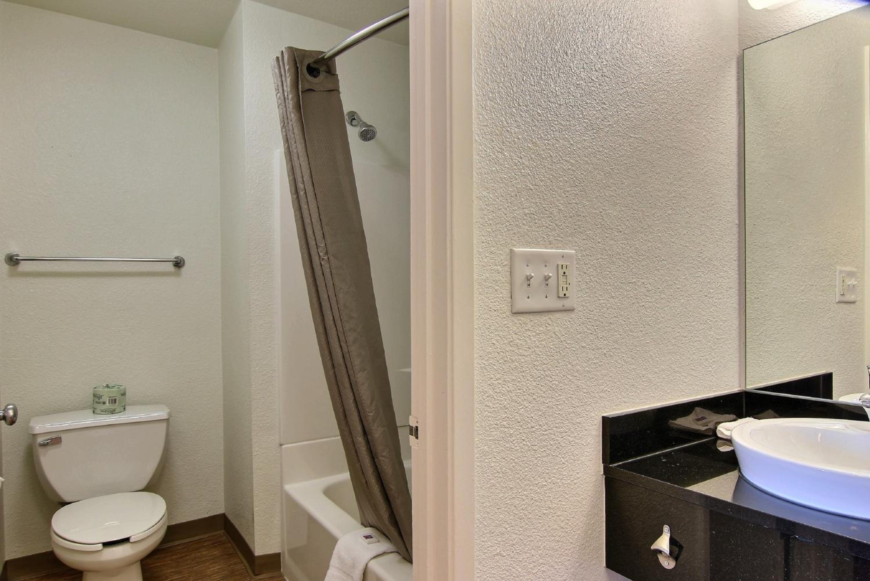 Double Room - Disability Access photo 2