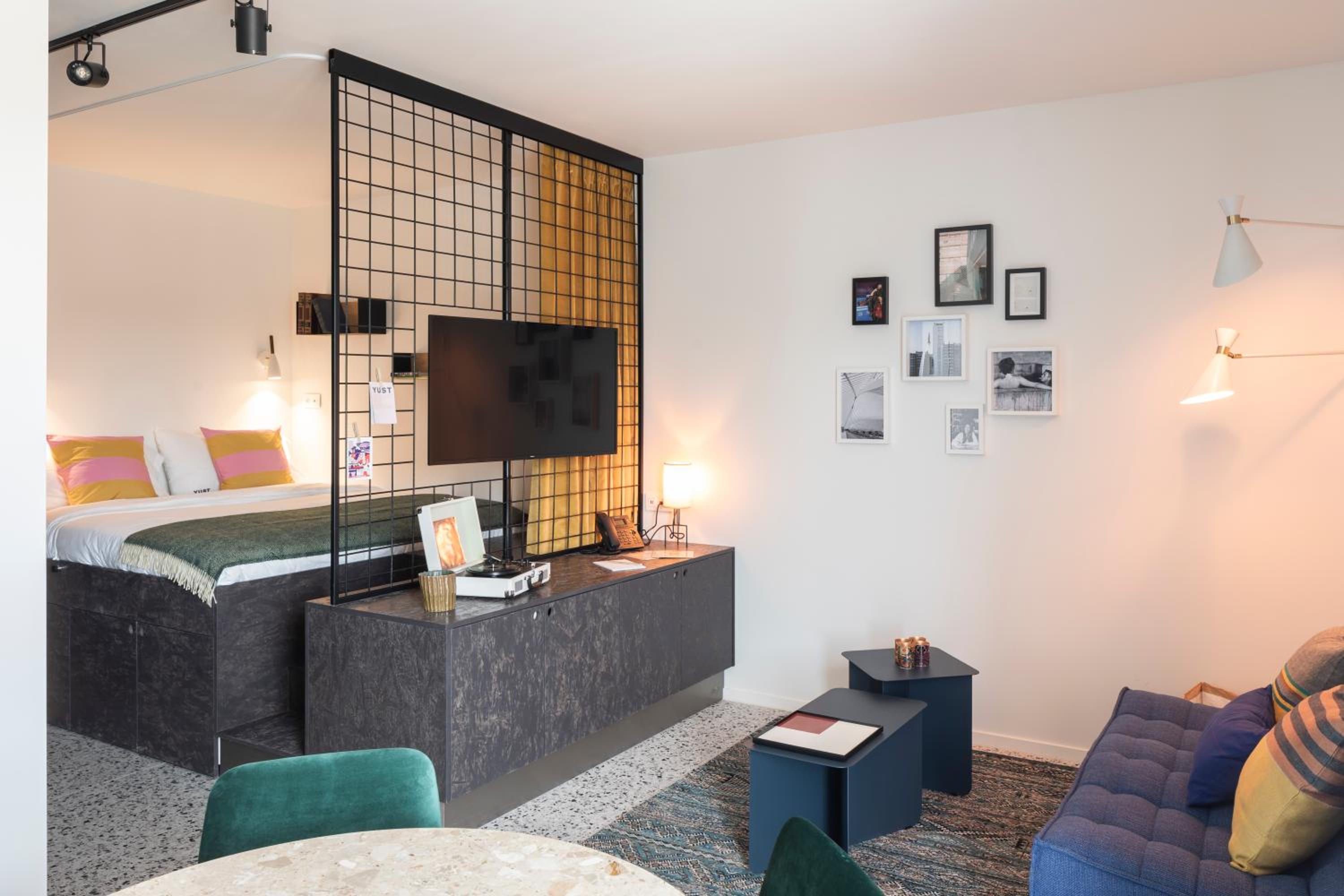 Deluxe Room - Photo 1