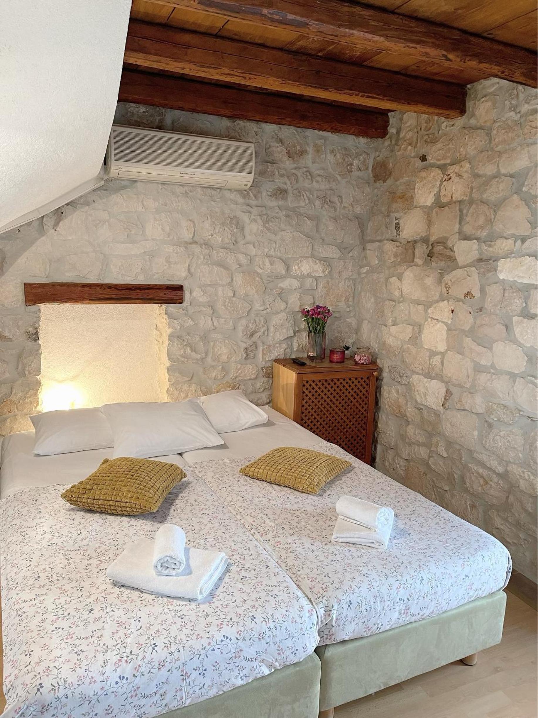 Double or Twin Room - Photo 3