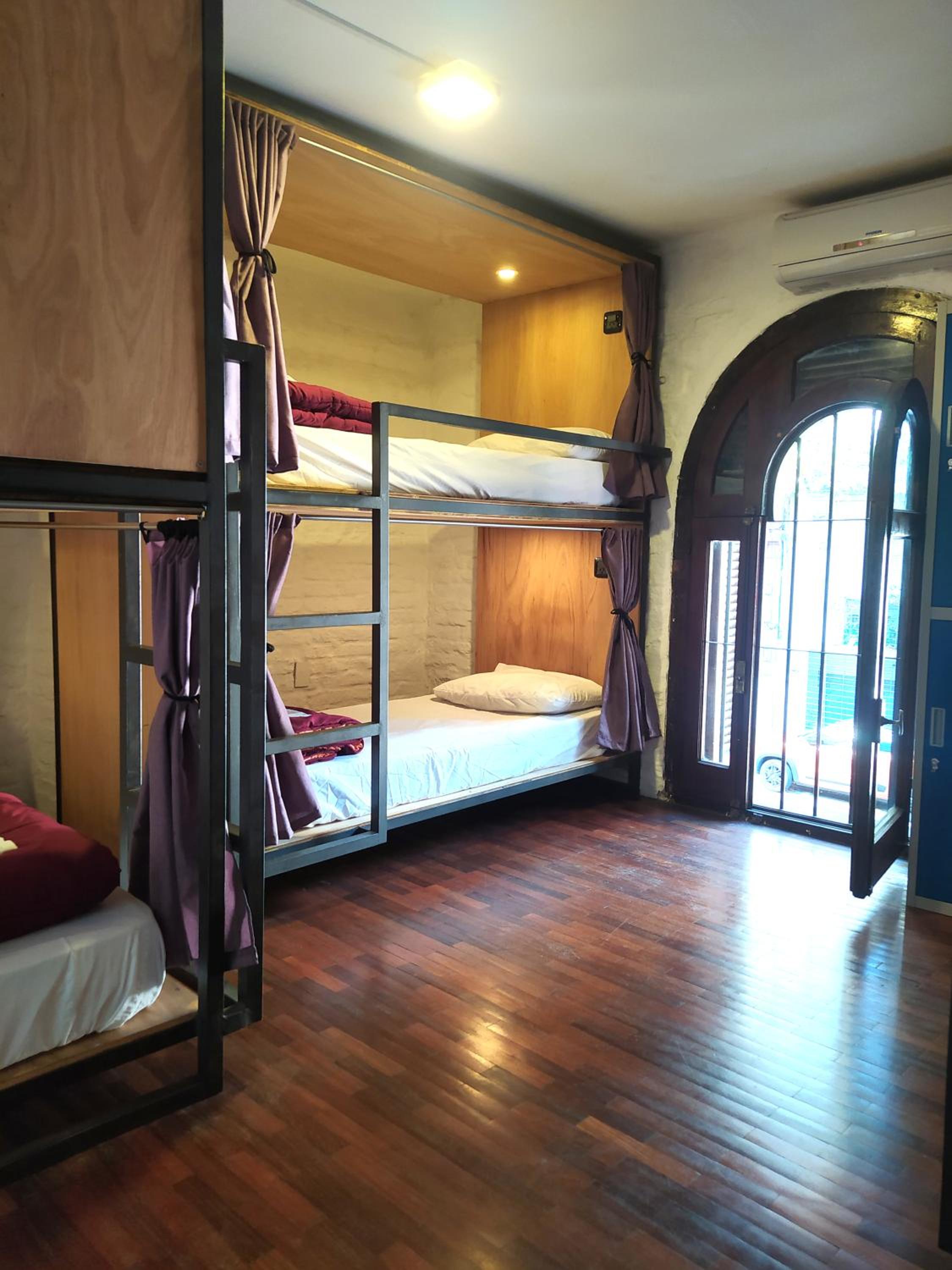 Bed in 6-Bed Mixed Dormitory Room photo 2