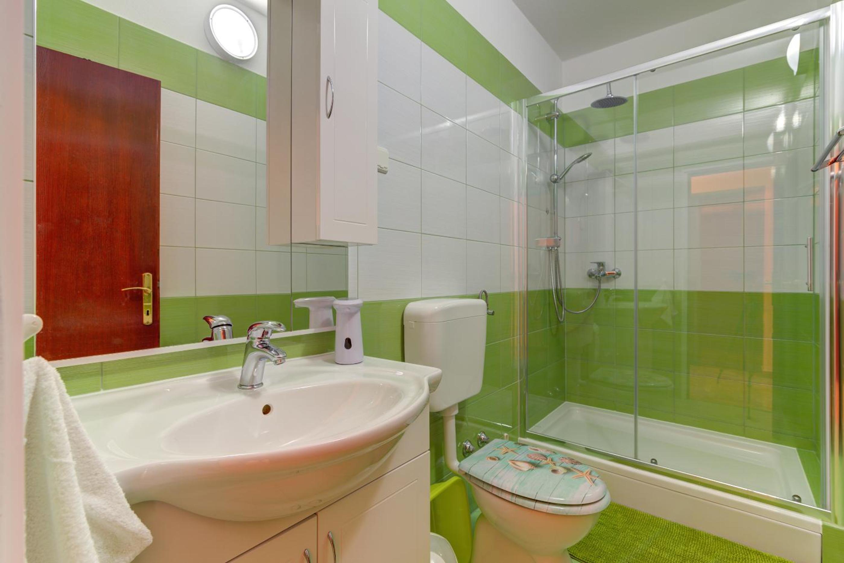 One-Bedroom Apartment - Photo 6