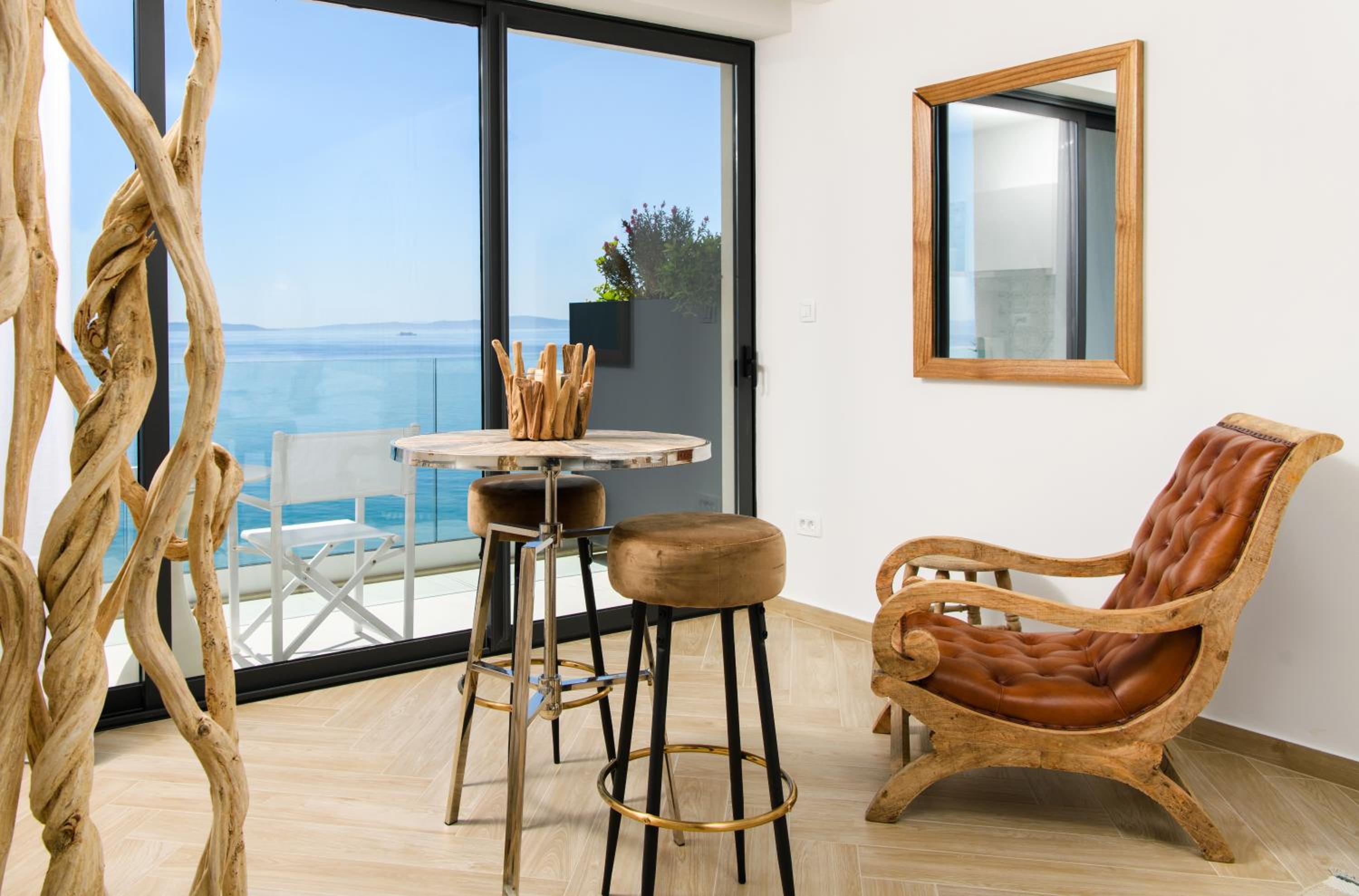 Deluxe Double Room with Balcony and Sea View photo 3