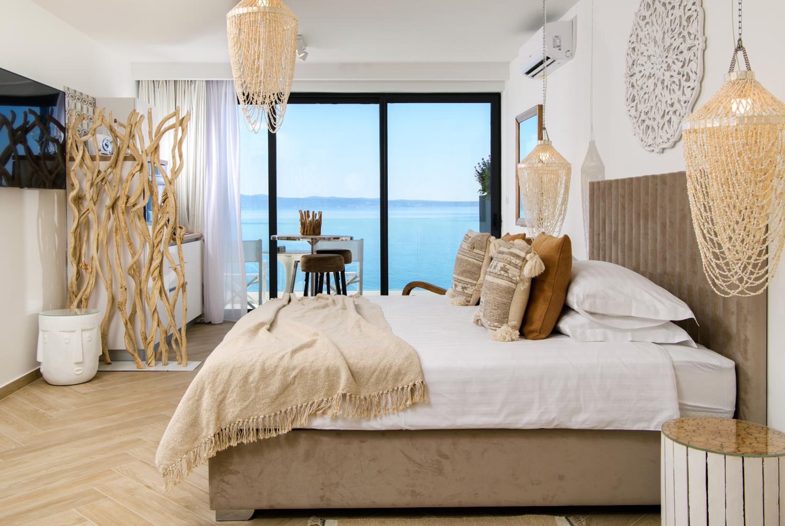 De Luxe Doppelzimmer mit Balkon und Meerblick