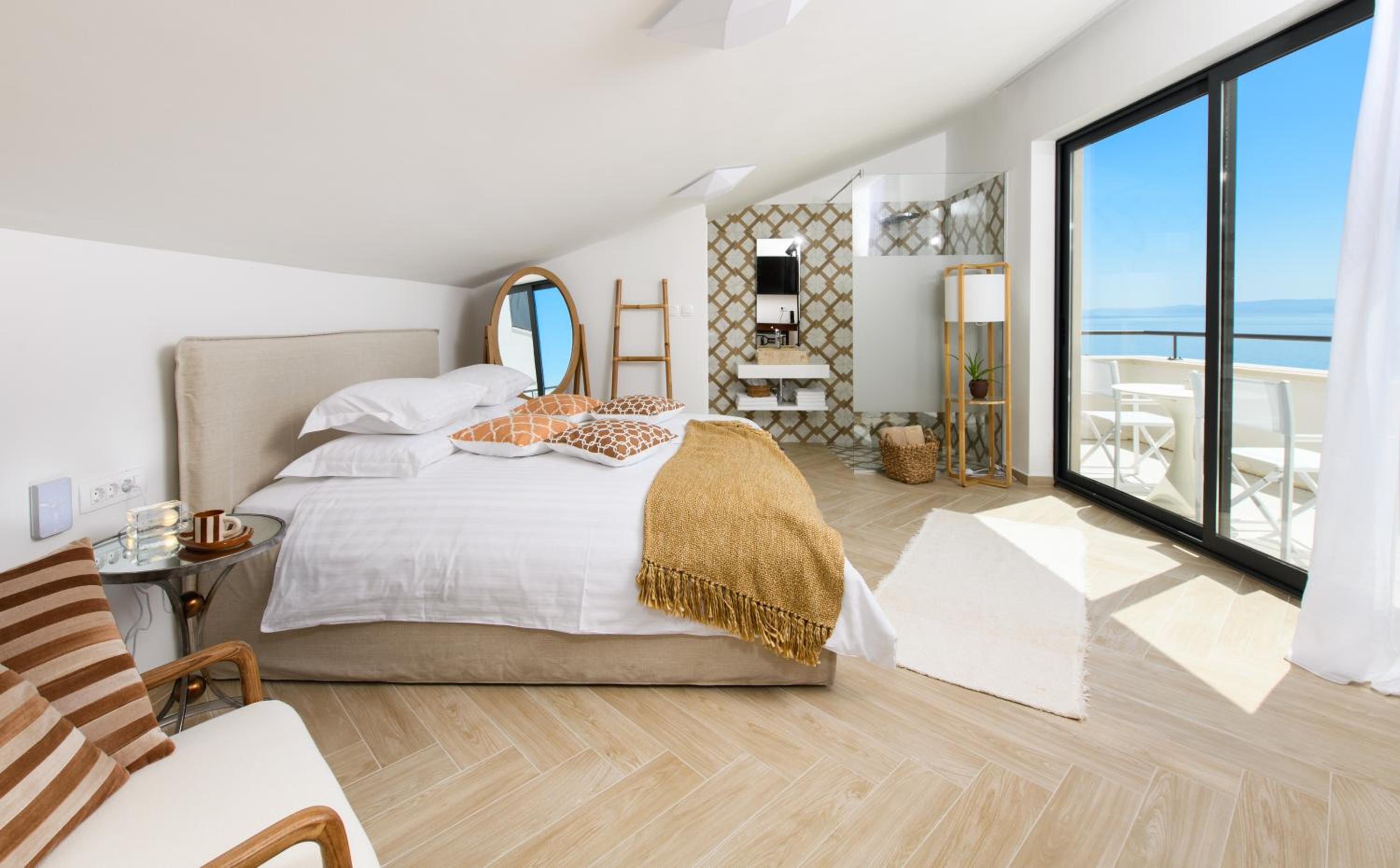 De Luxe Doppelzimmer mit Balkon und Meerblick