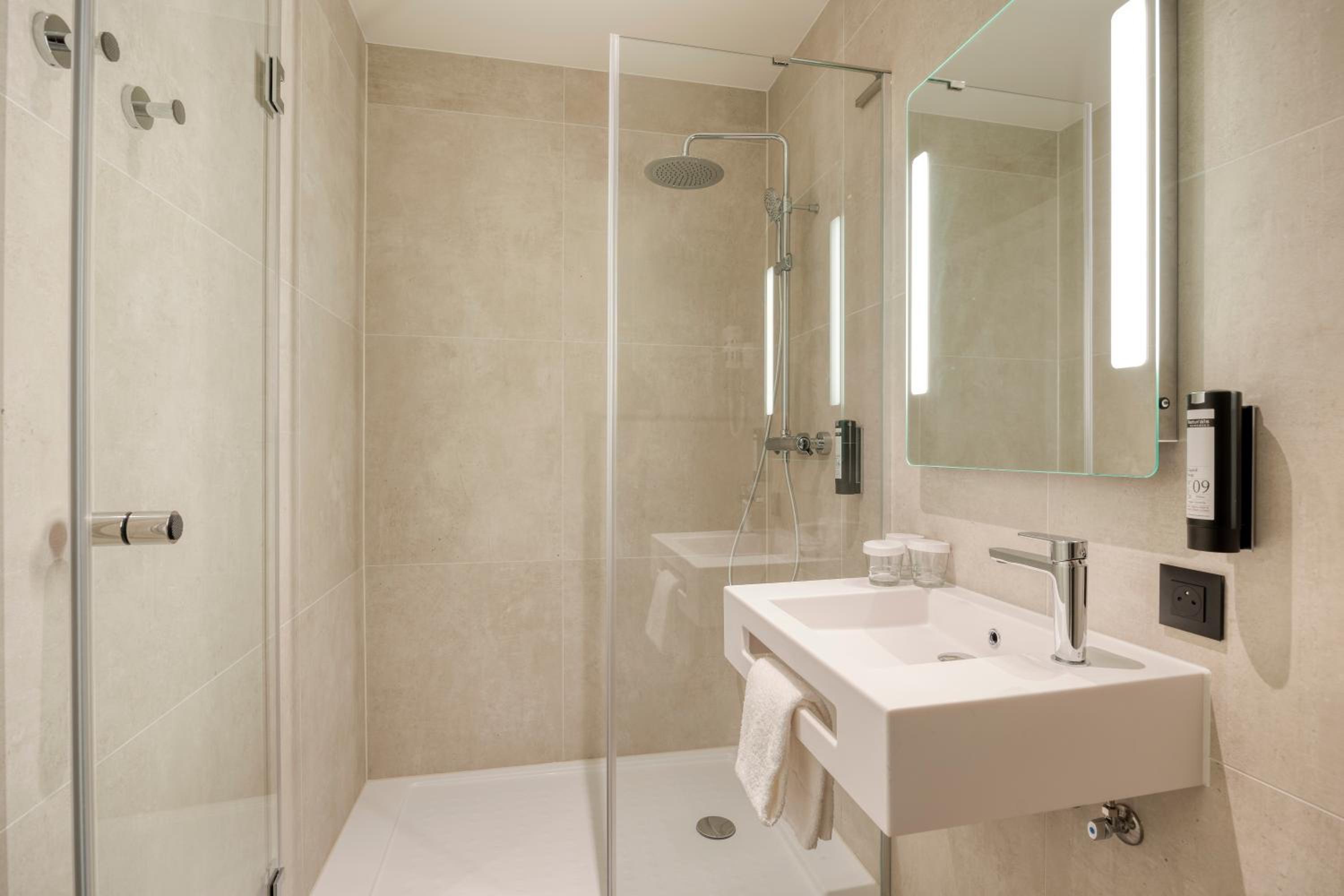 Double Room - Photo 14