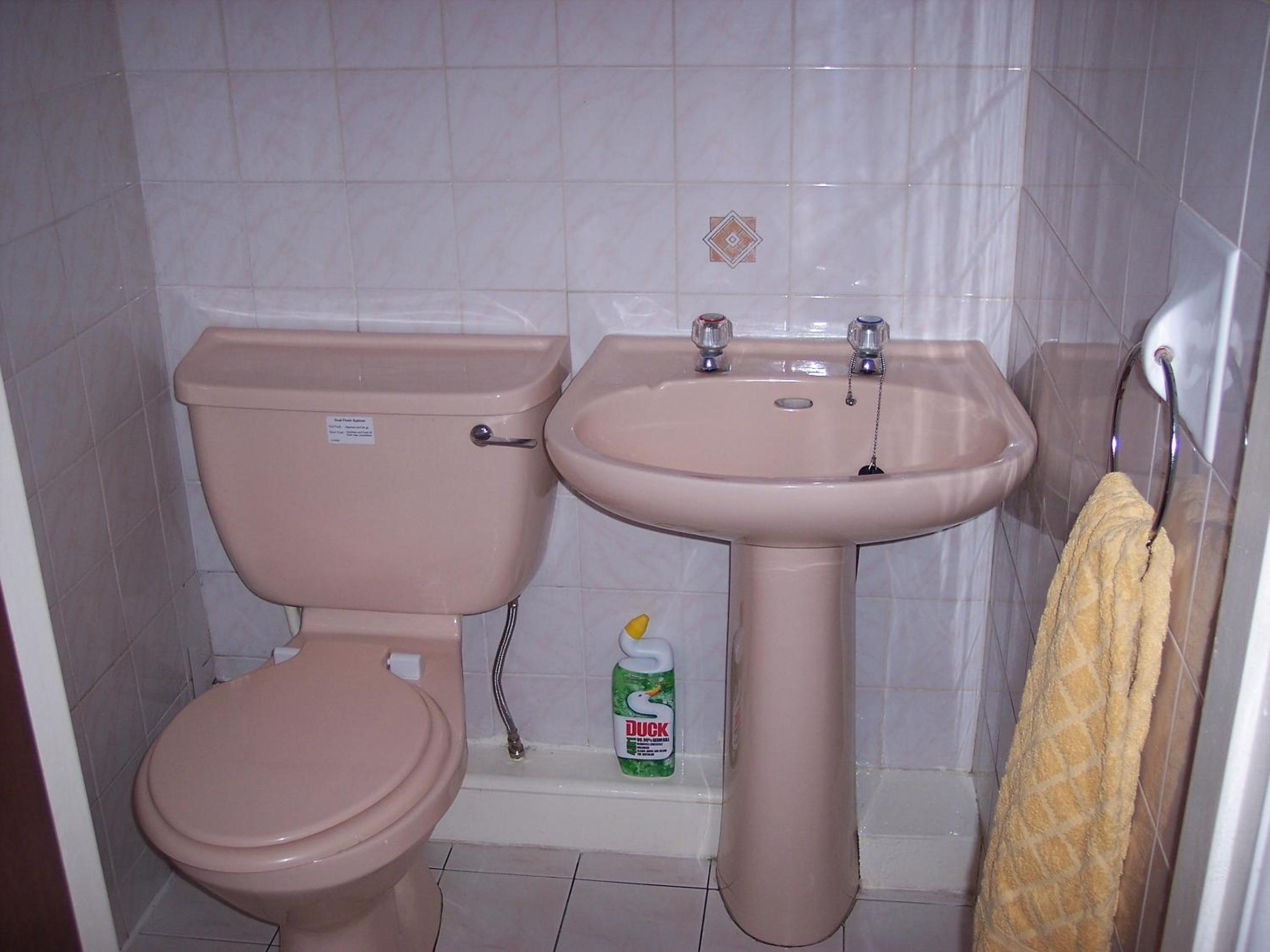 Single Room with Private Bathroom photo 2