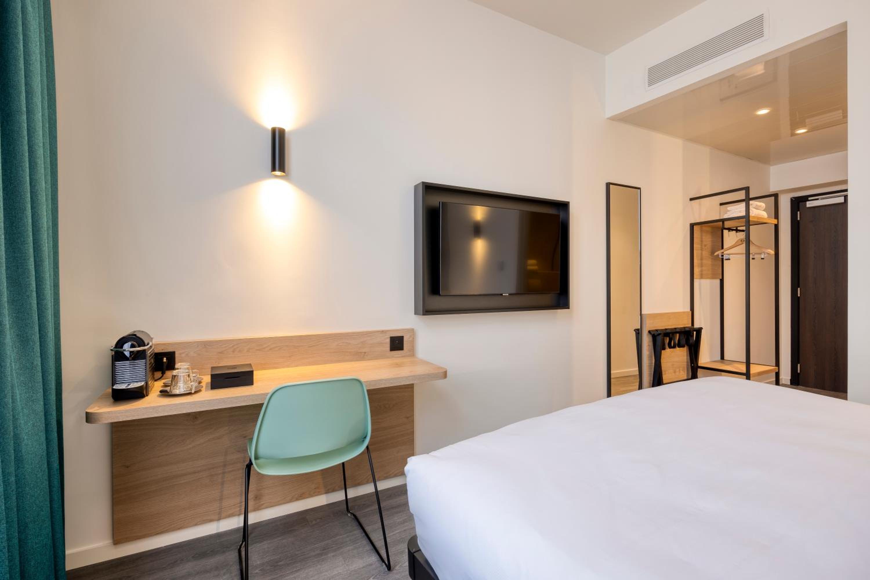 Superior Double Room - Photo 10